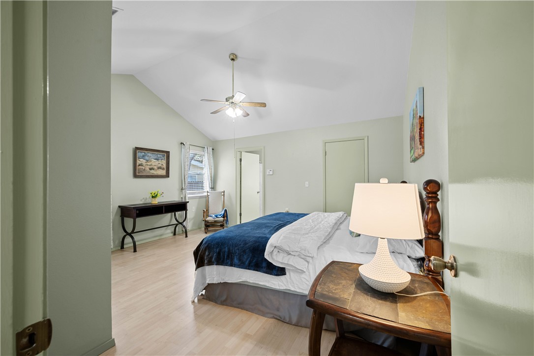 1513 Bluebird Ln