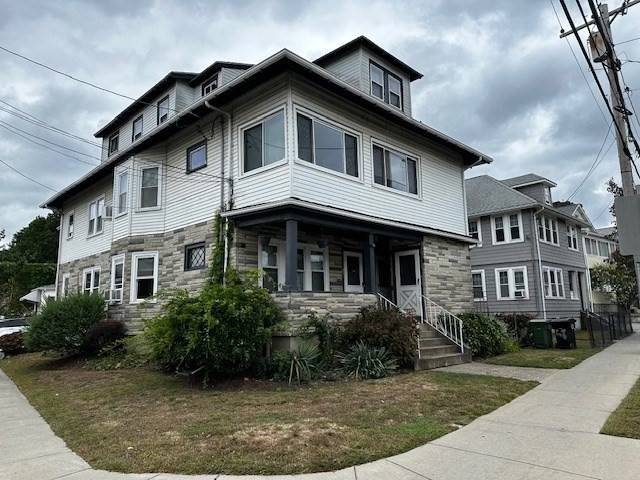 28 Waverley Ave # 2