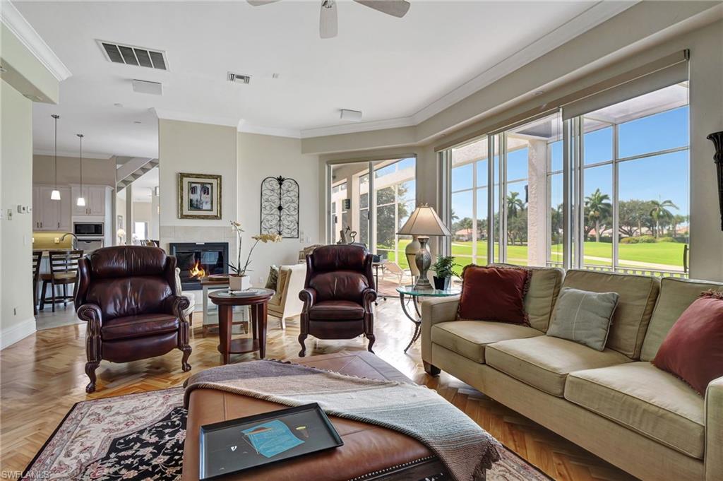 4735 Lighthouse LN