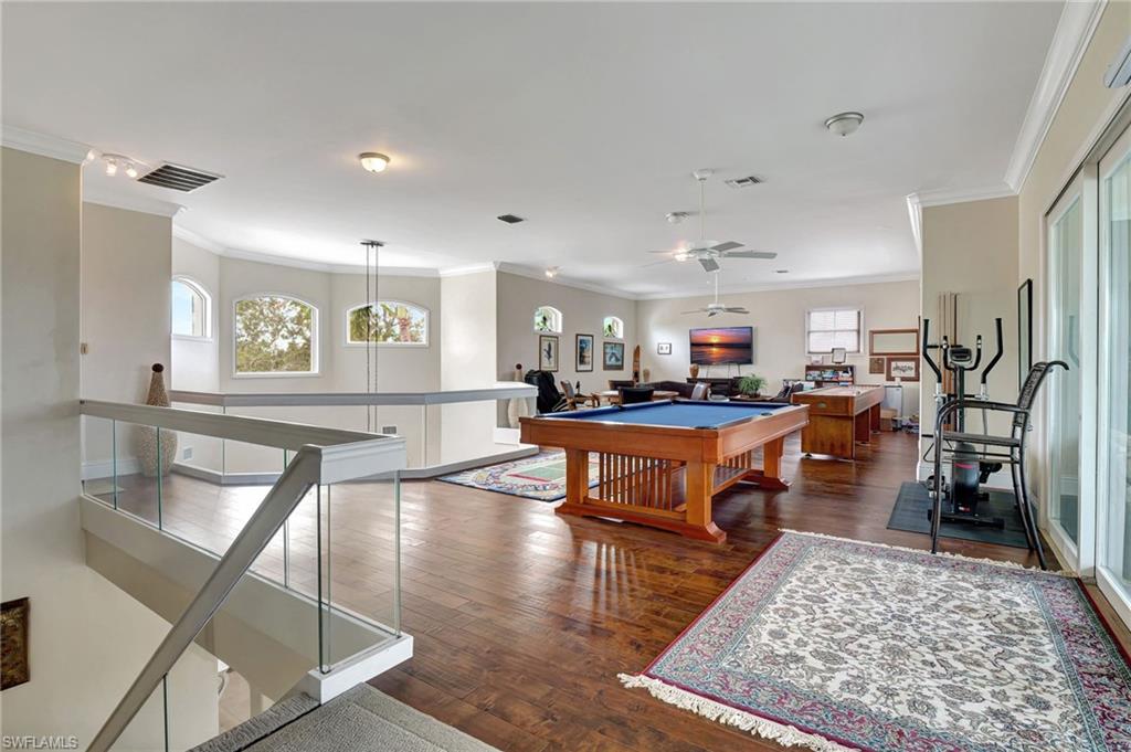 4735 Lighthouse LN