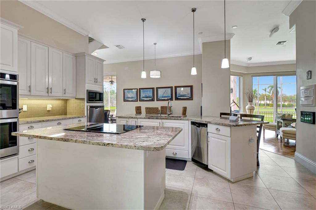 4735 Lighthouse LN