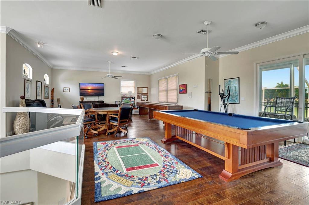 4735 Lighthouse LN