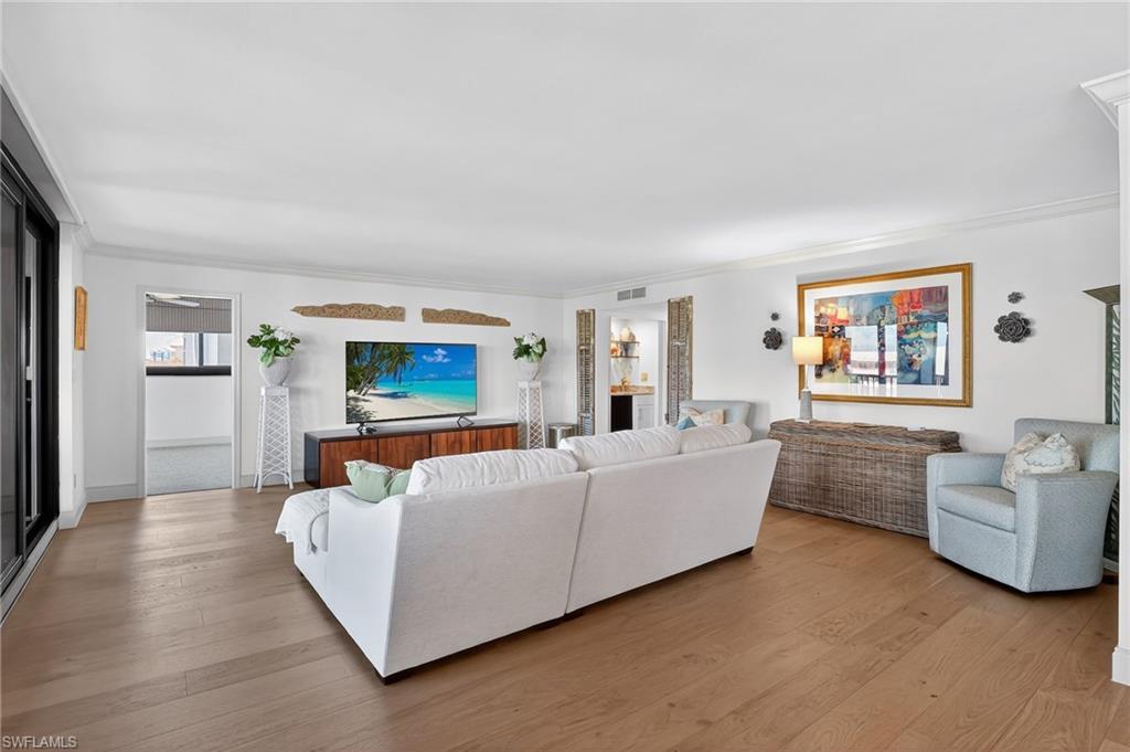 2400 Gulf Shore BLVD N # 603