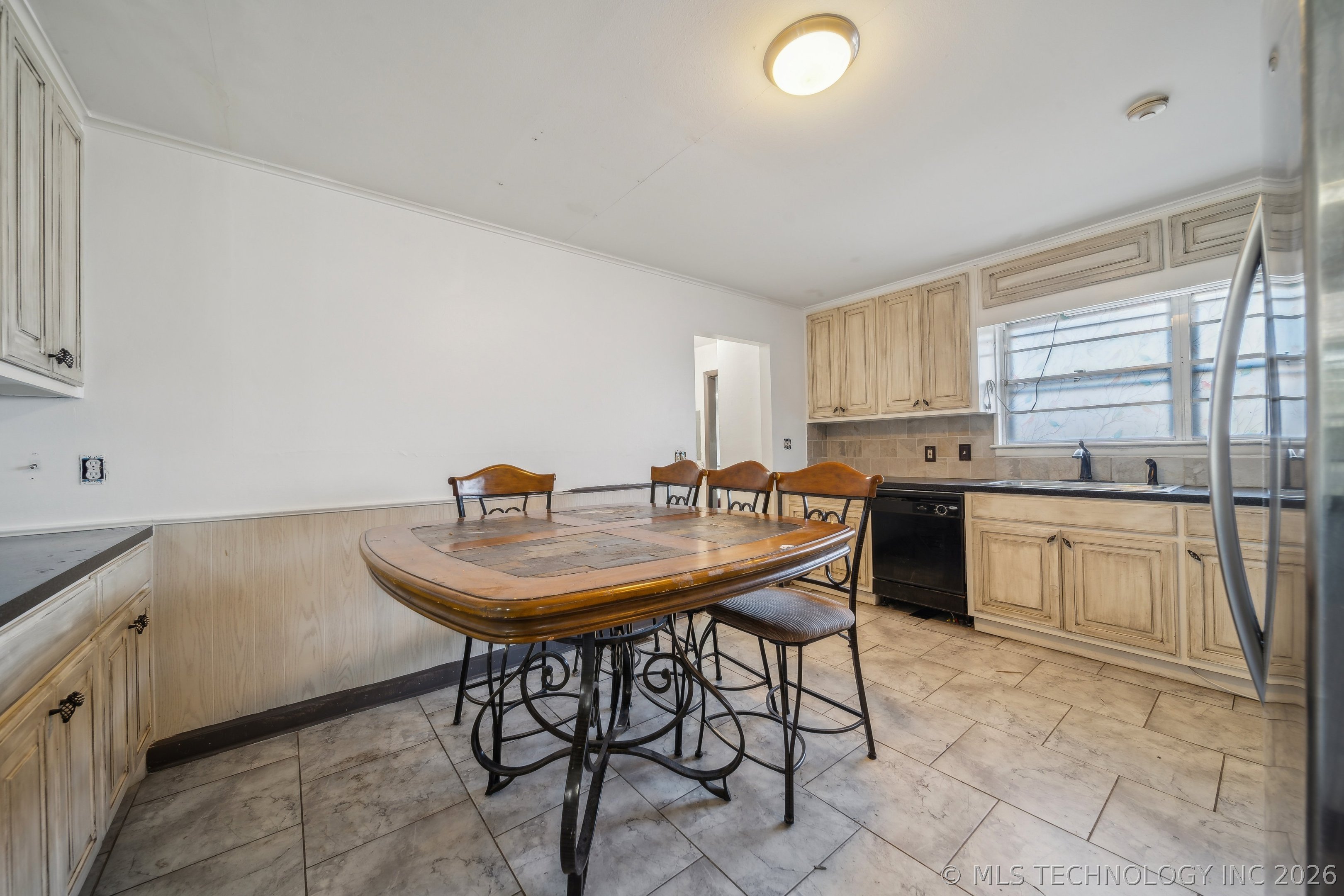 9709 E 4th Place