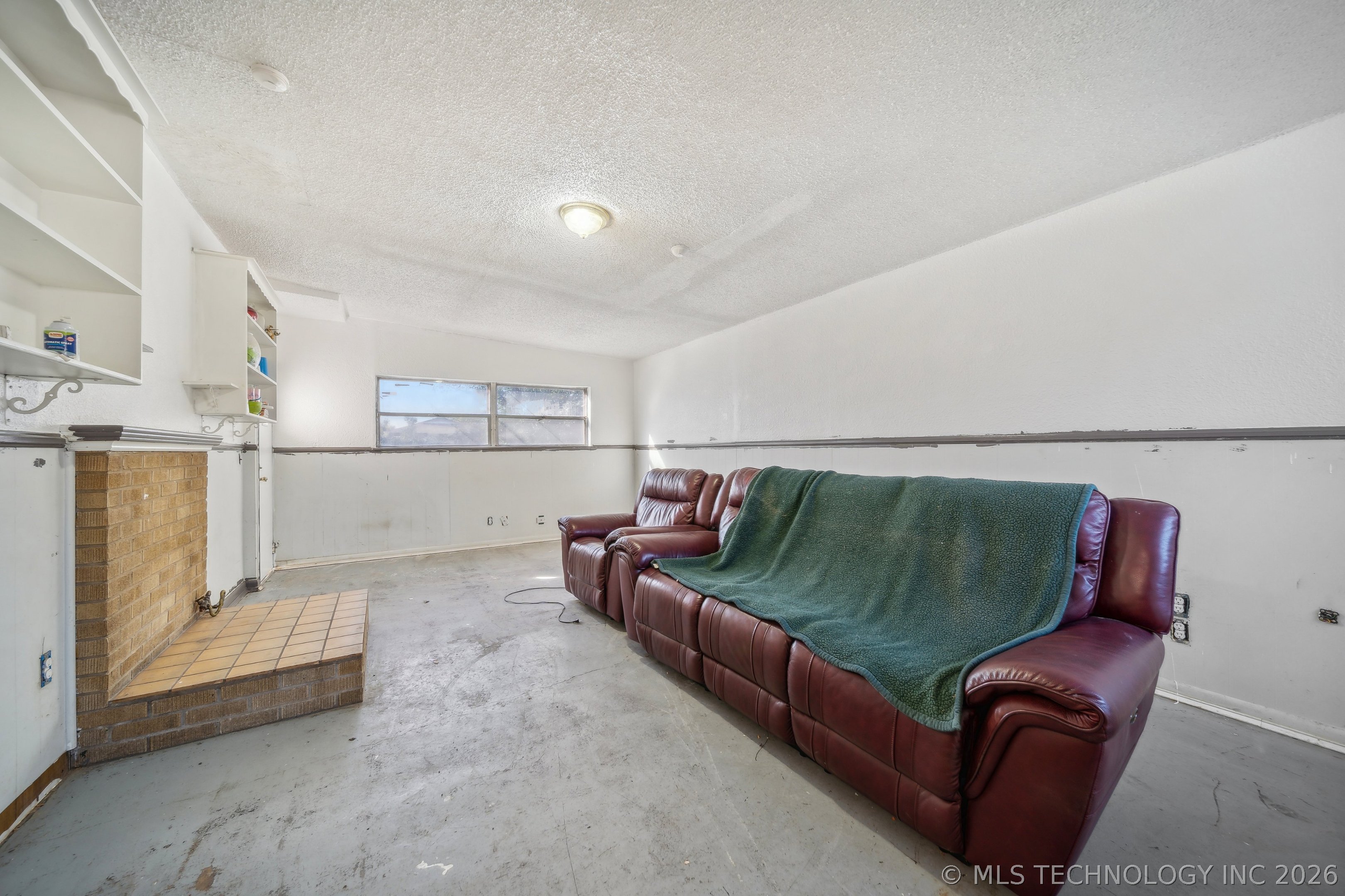 9709 E 4th Place