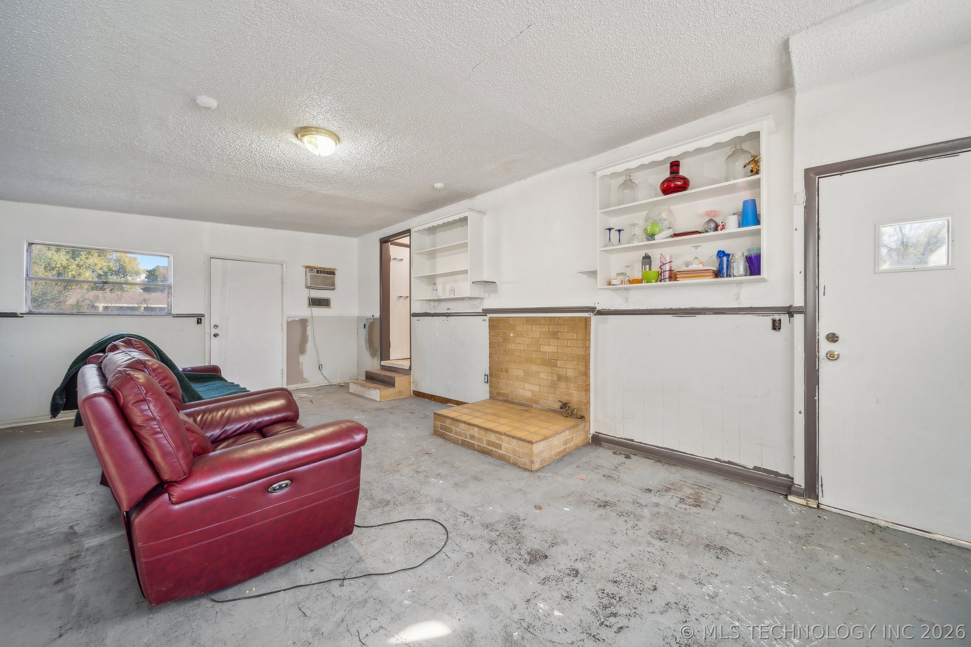 9709 E 4th Place