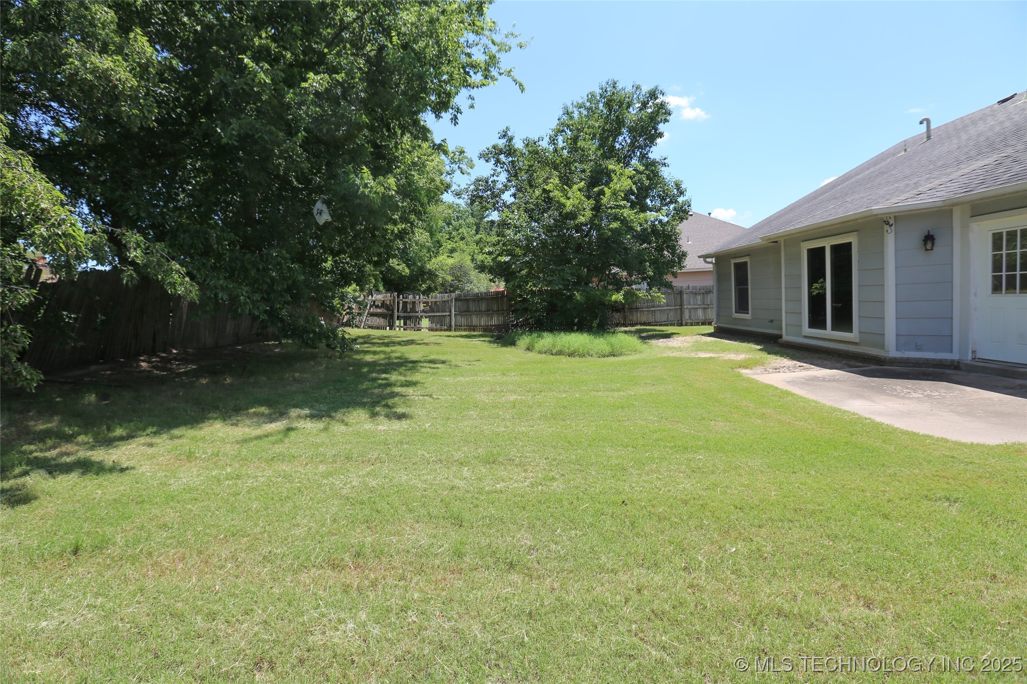 104 E Laredo Place