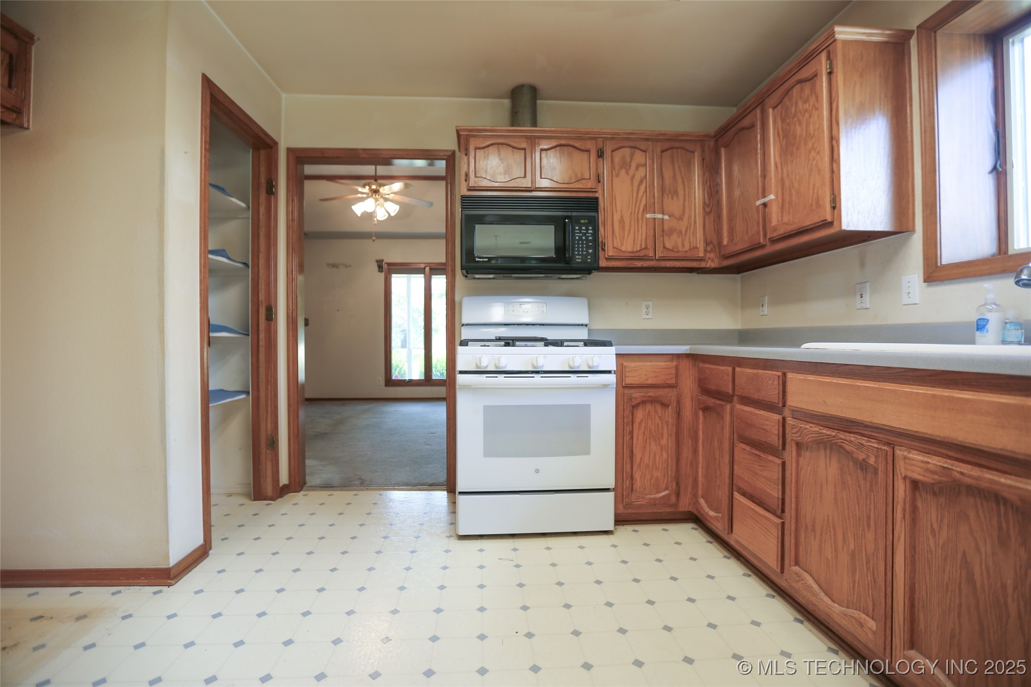 104 E Laredo Place