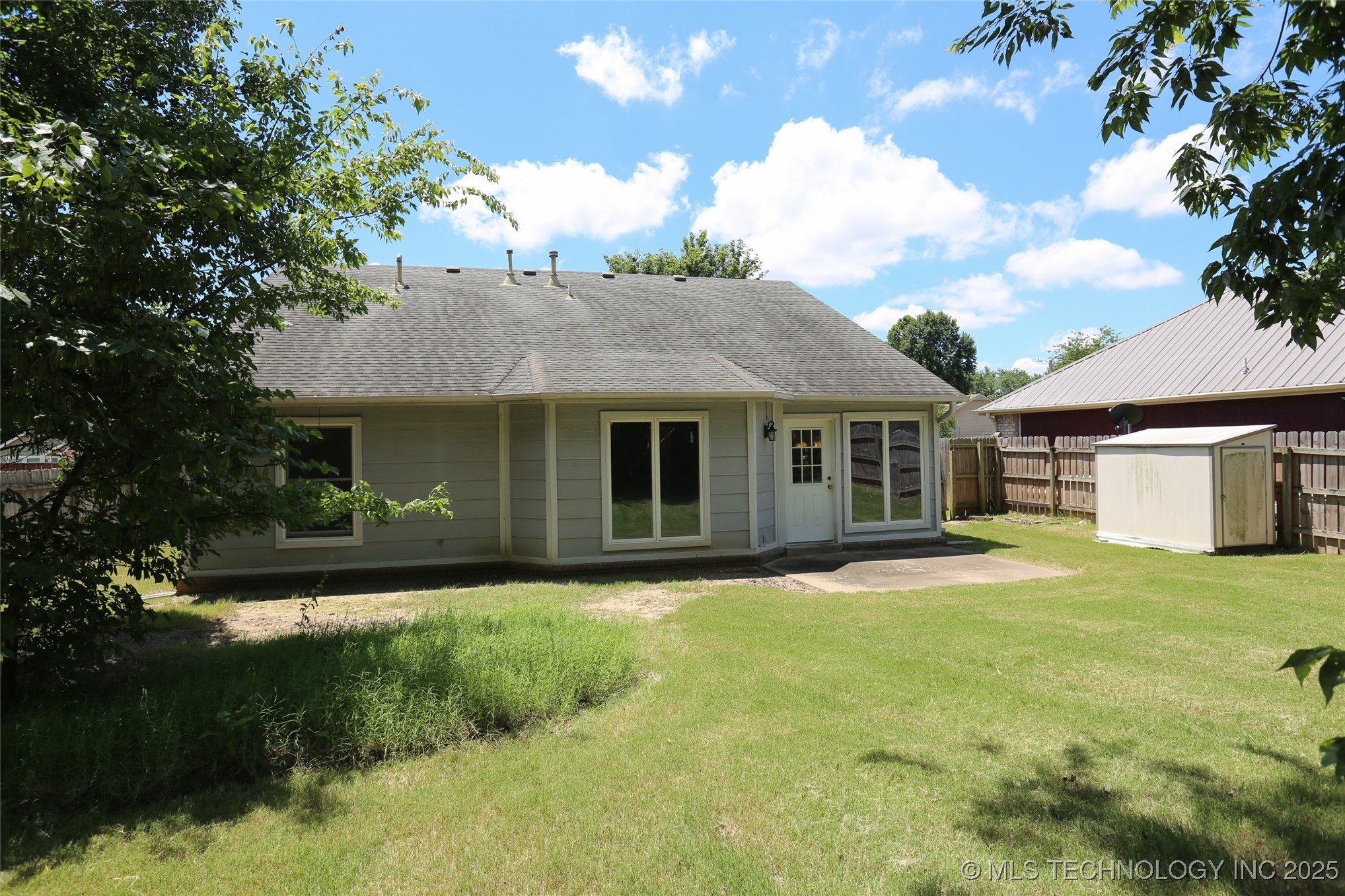 104 E Laredo Place