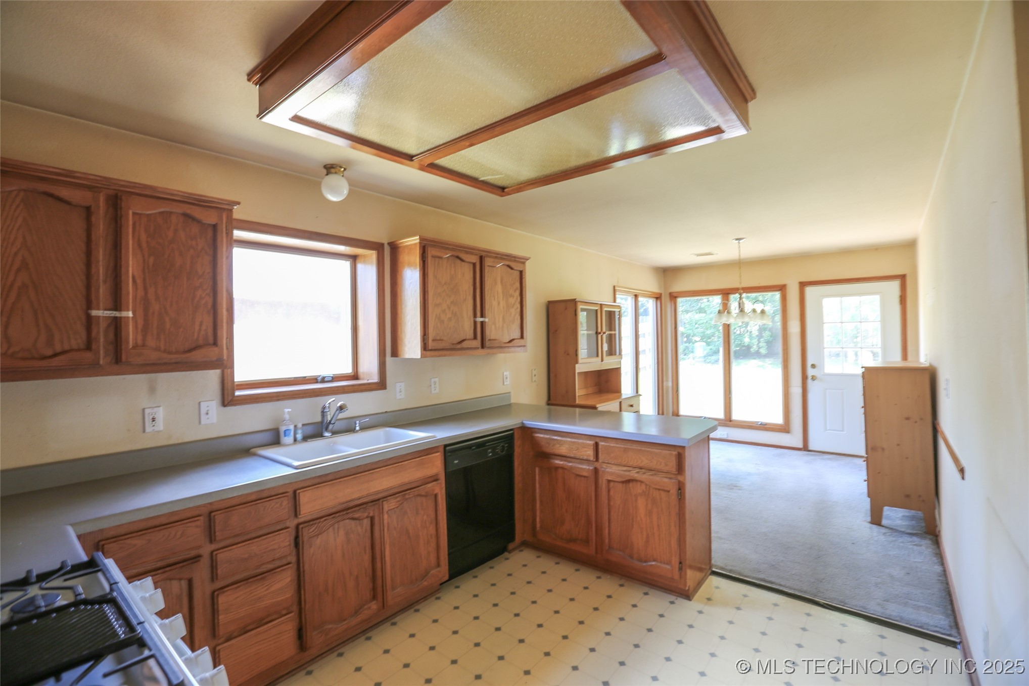104 E Laredo Place