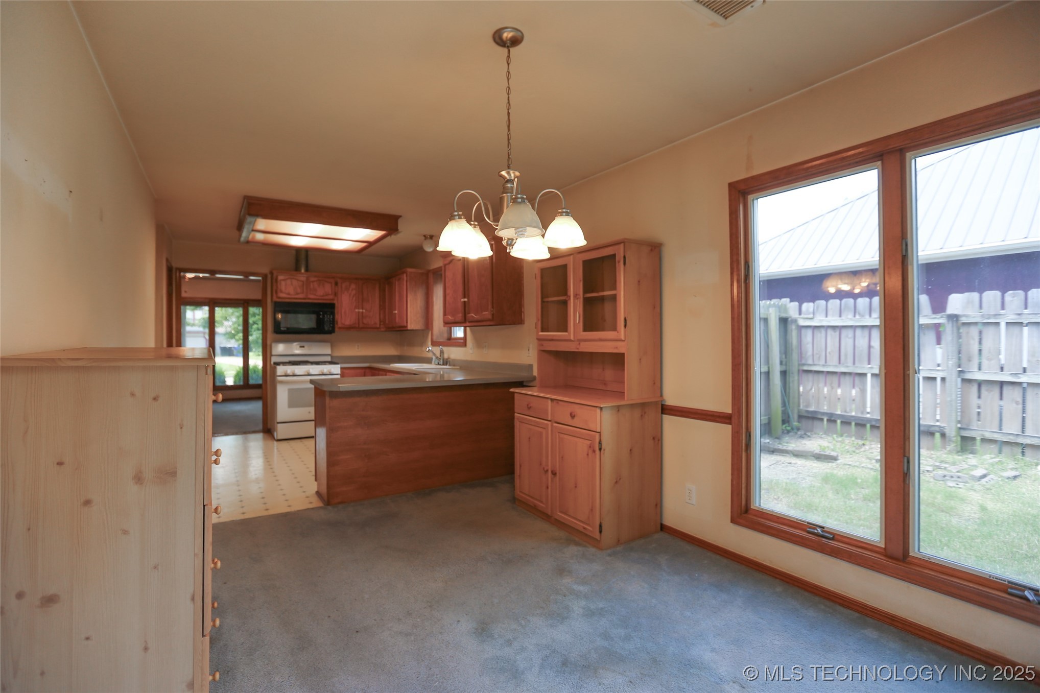 104 E Laredo Place