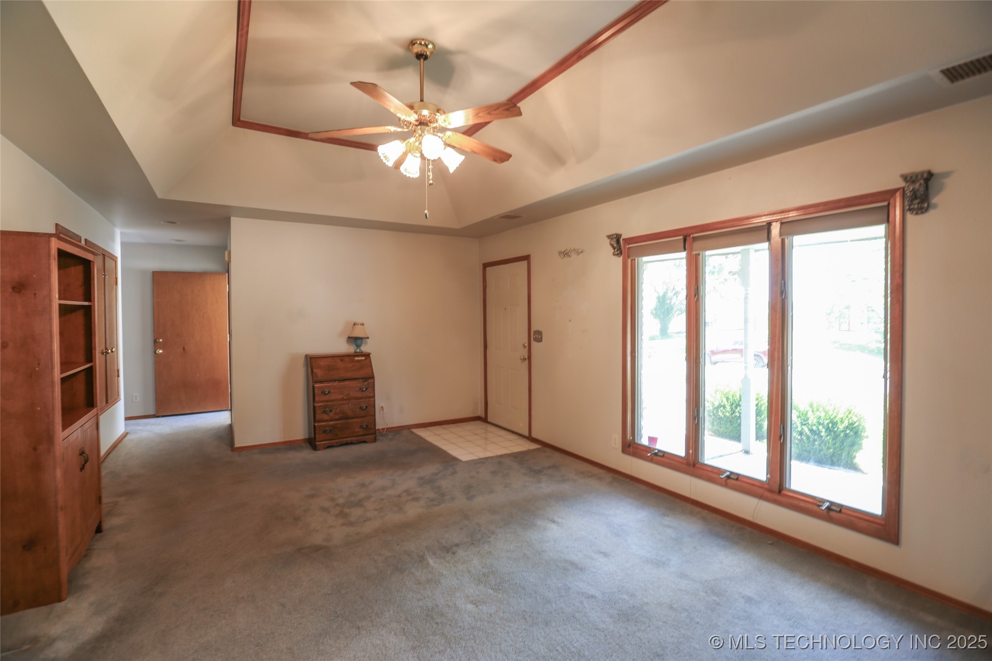 104 E Laredo Place