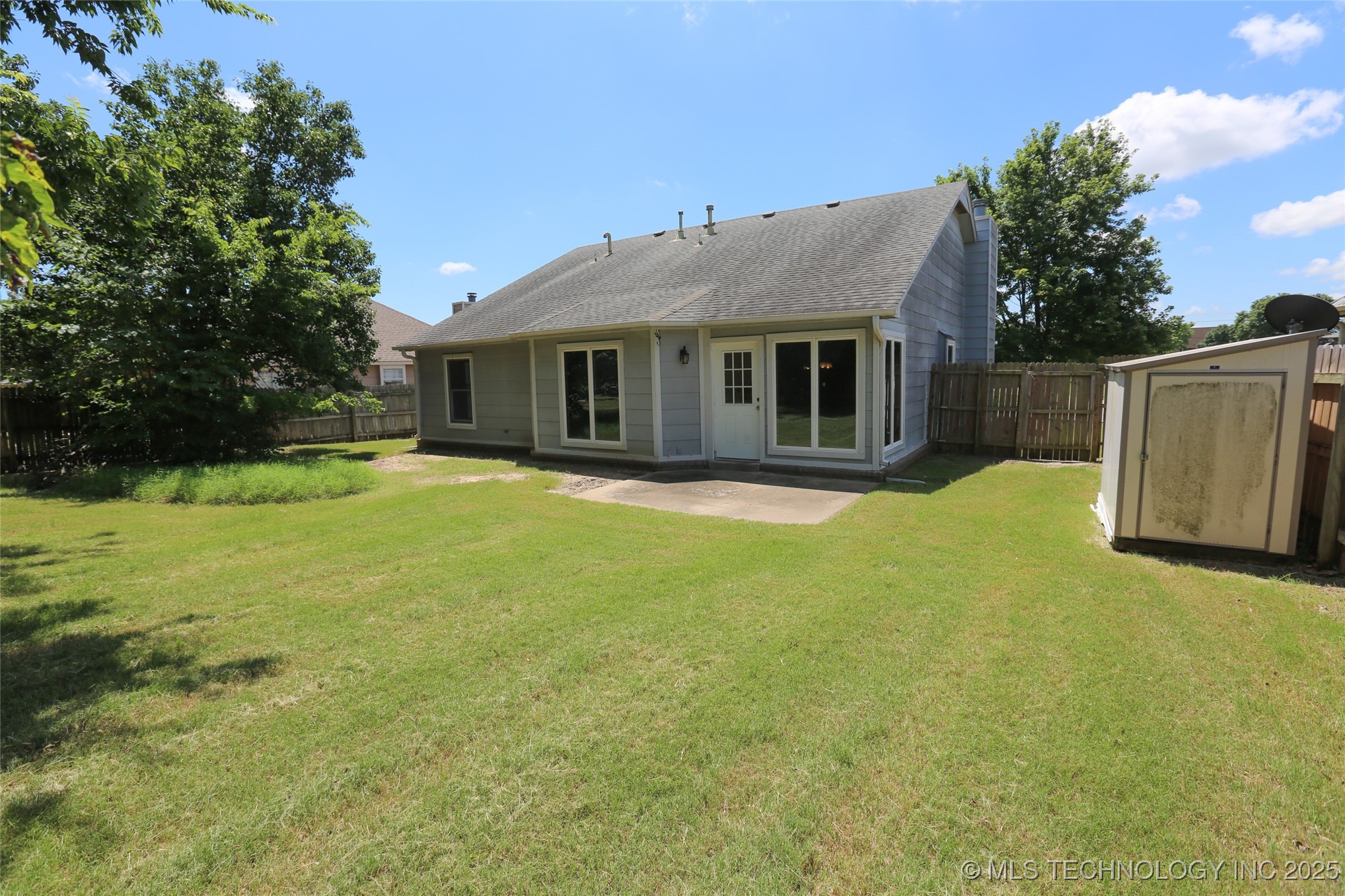 104 E Laredo Place