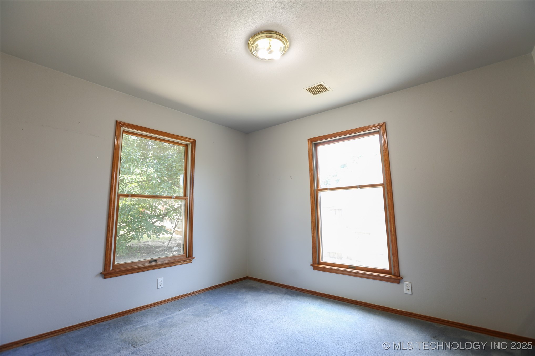 104 E Laredo Place