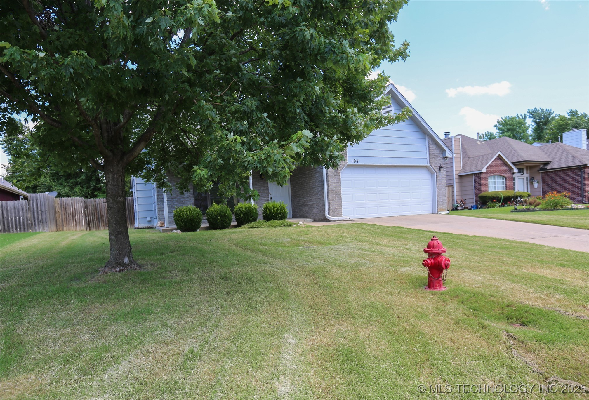 104 E Laredo Place