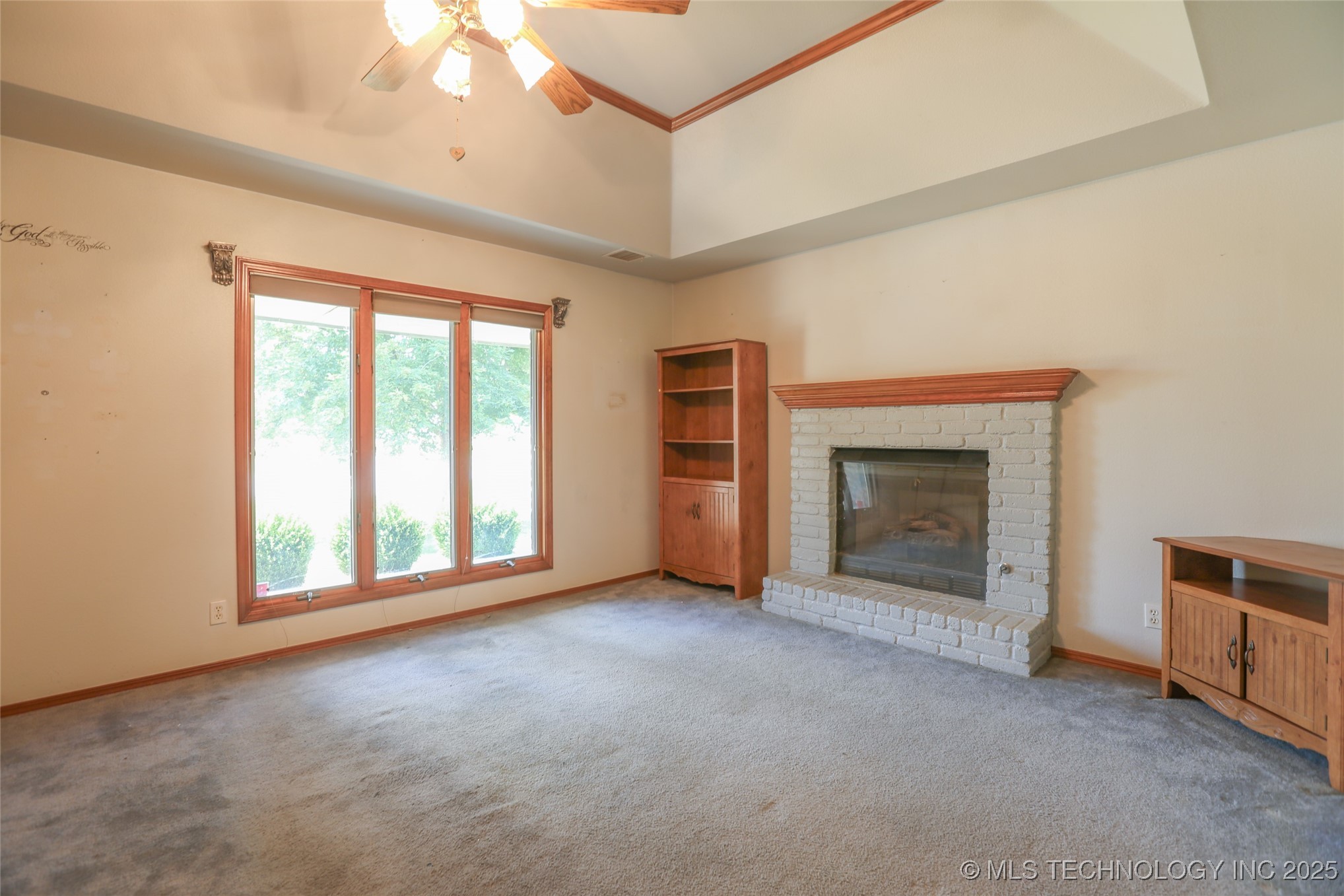 104 E Laredo Place