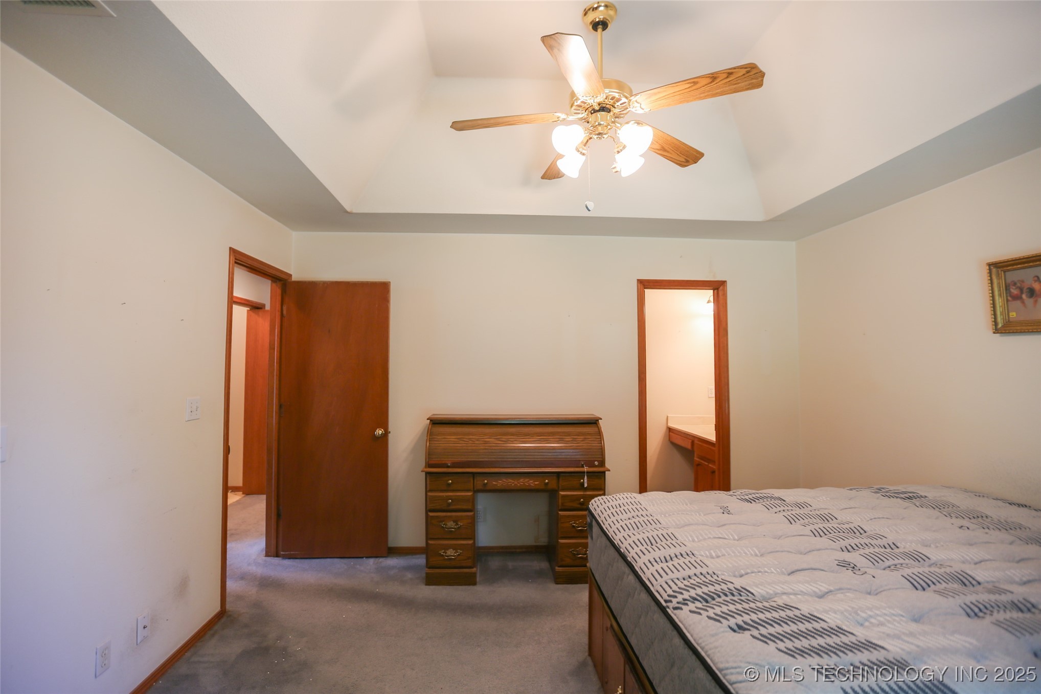 104 E Laredo Place