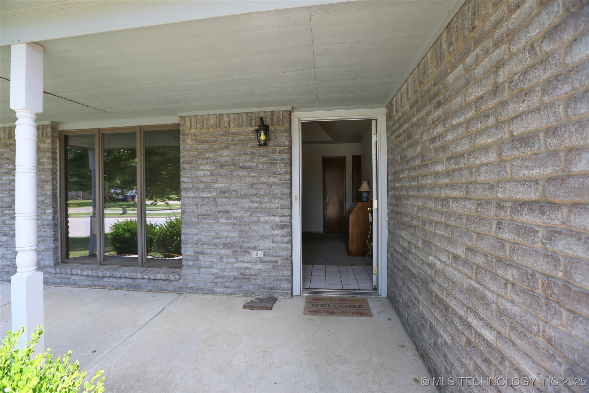 104 E Laredo Place