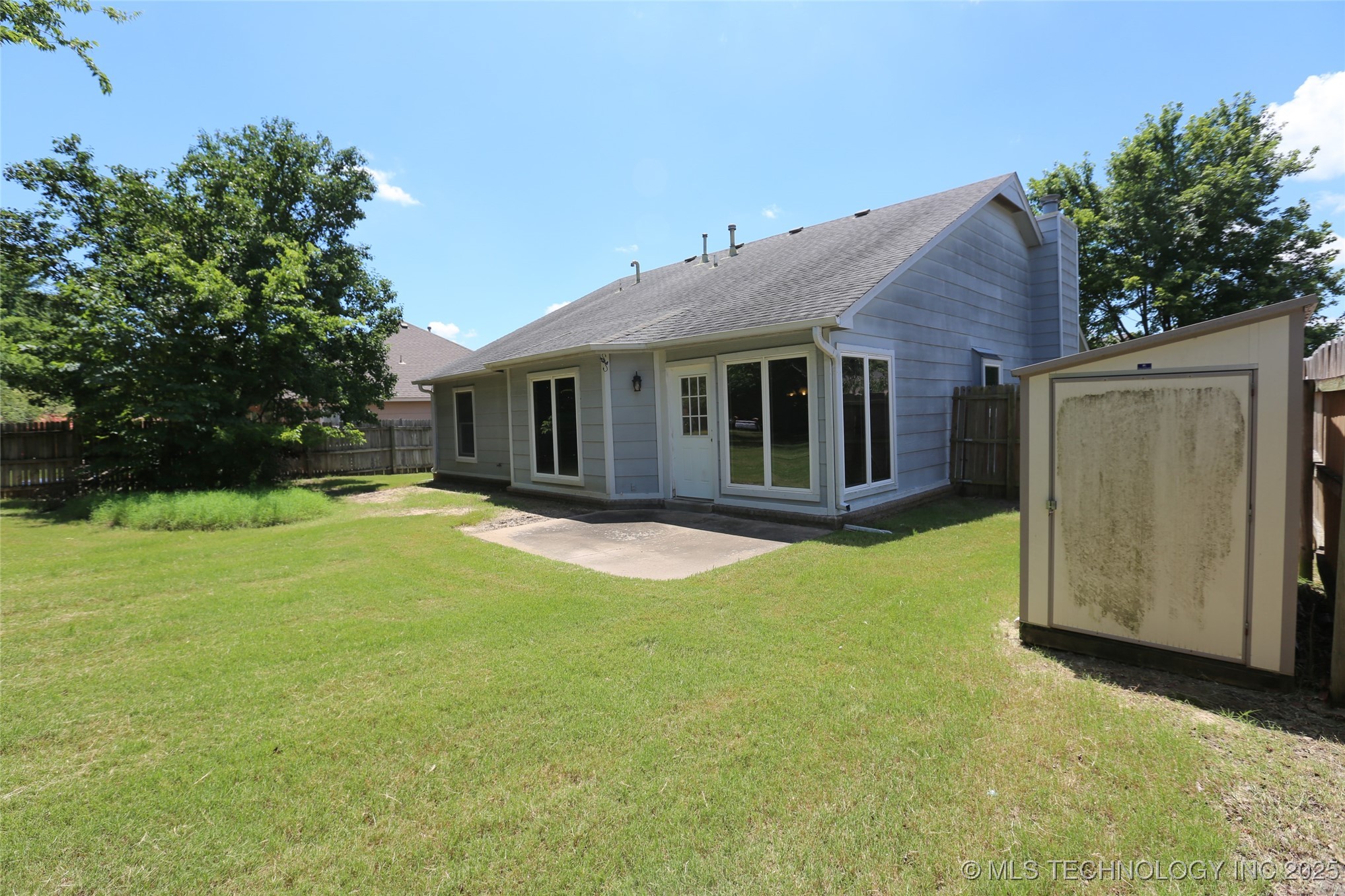 104 E Laredo Place