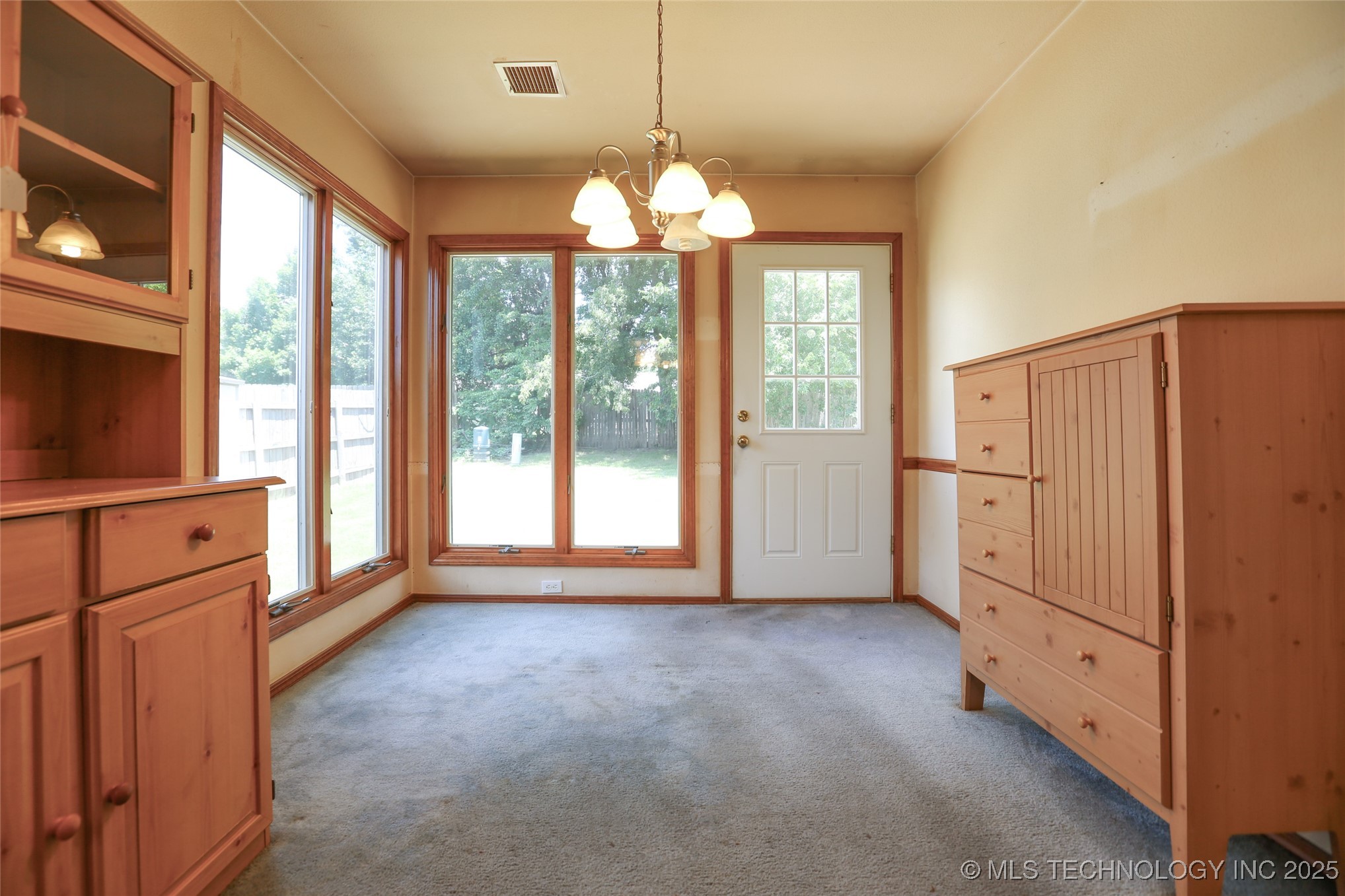 104 E Laredo Place