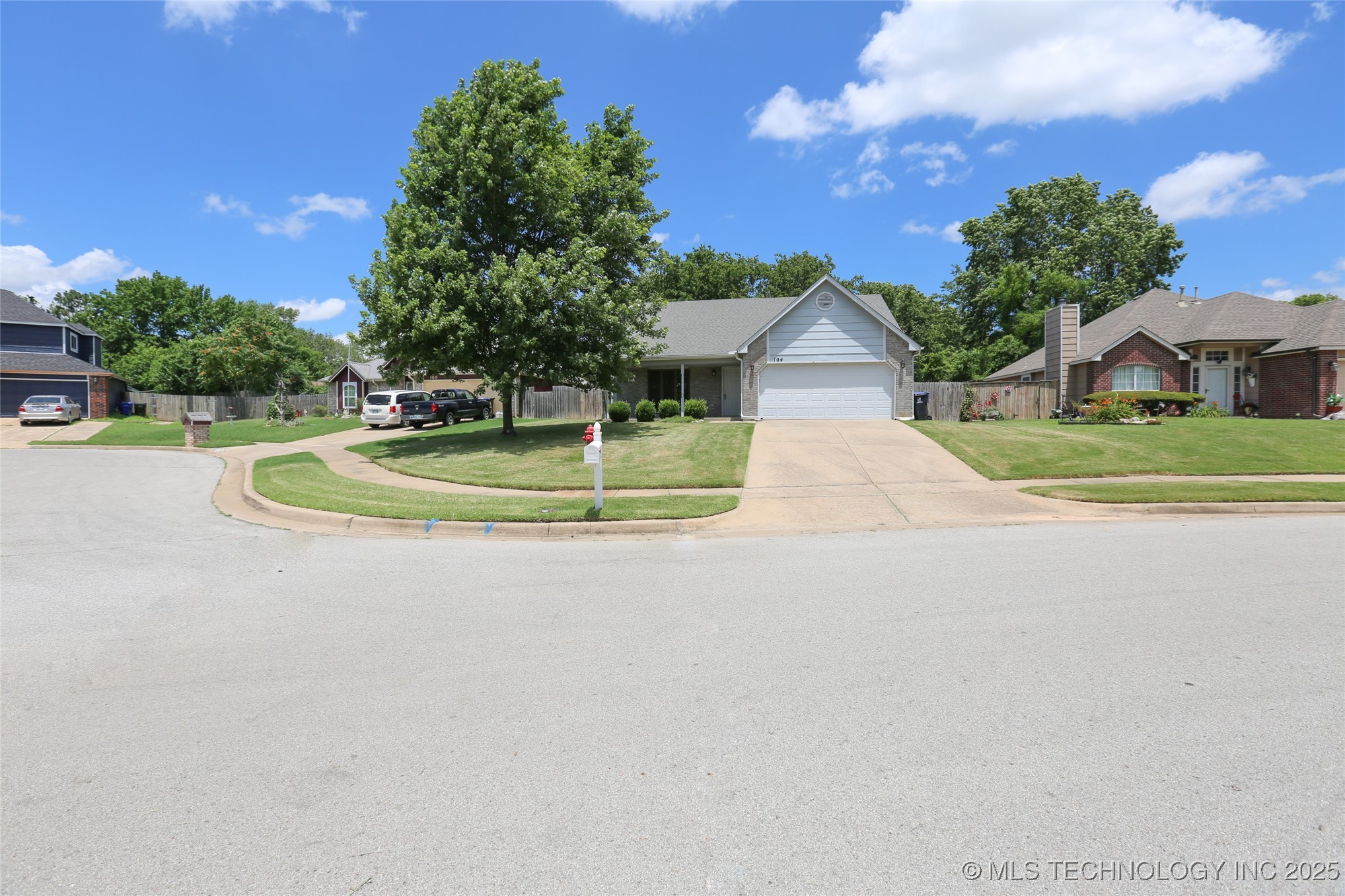 104 E Laredo Place