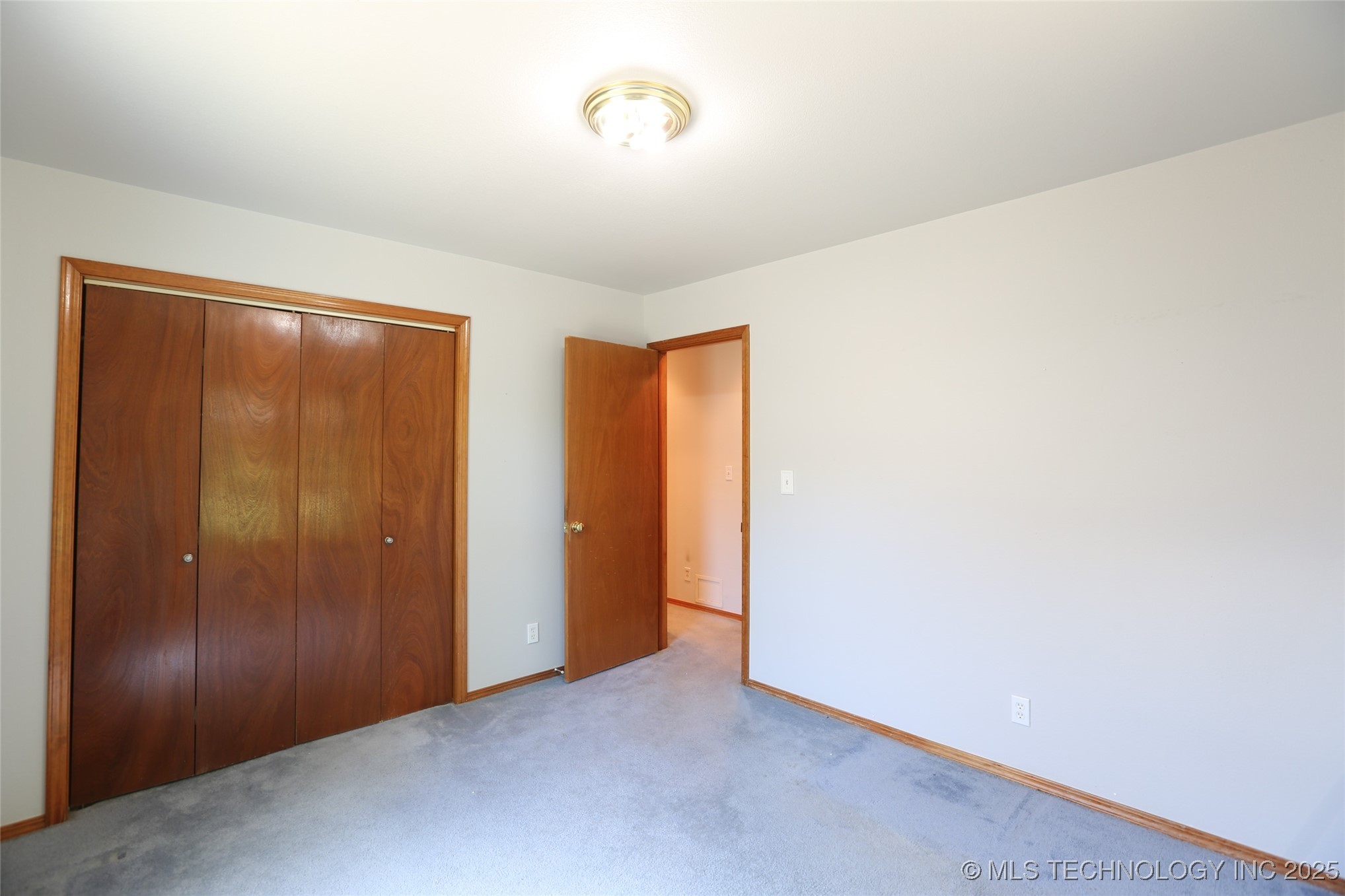 104 E Laredo Place