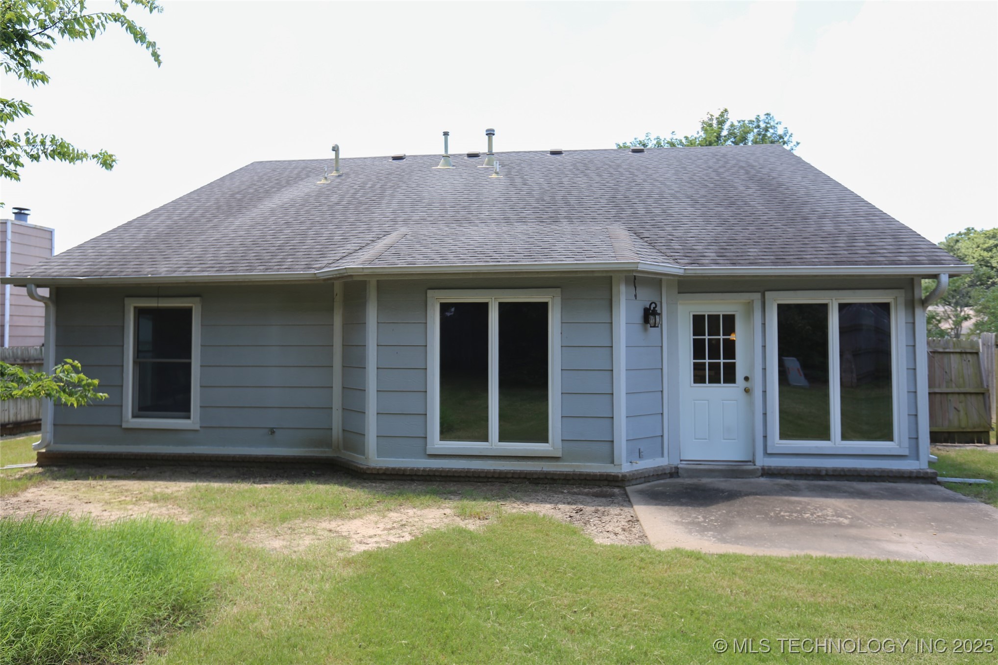 104 E Laredo Place