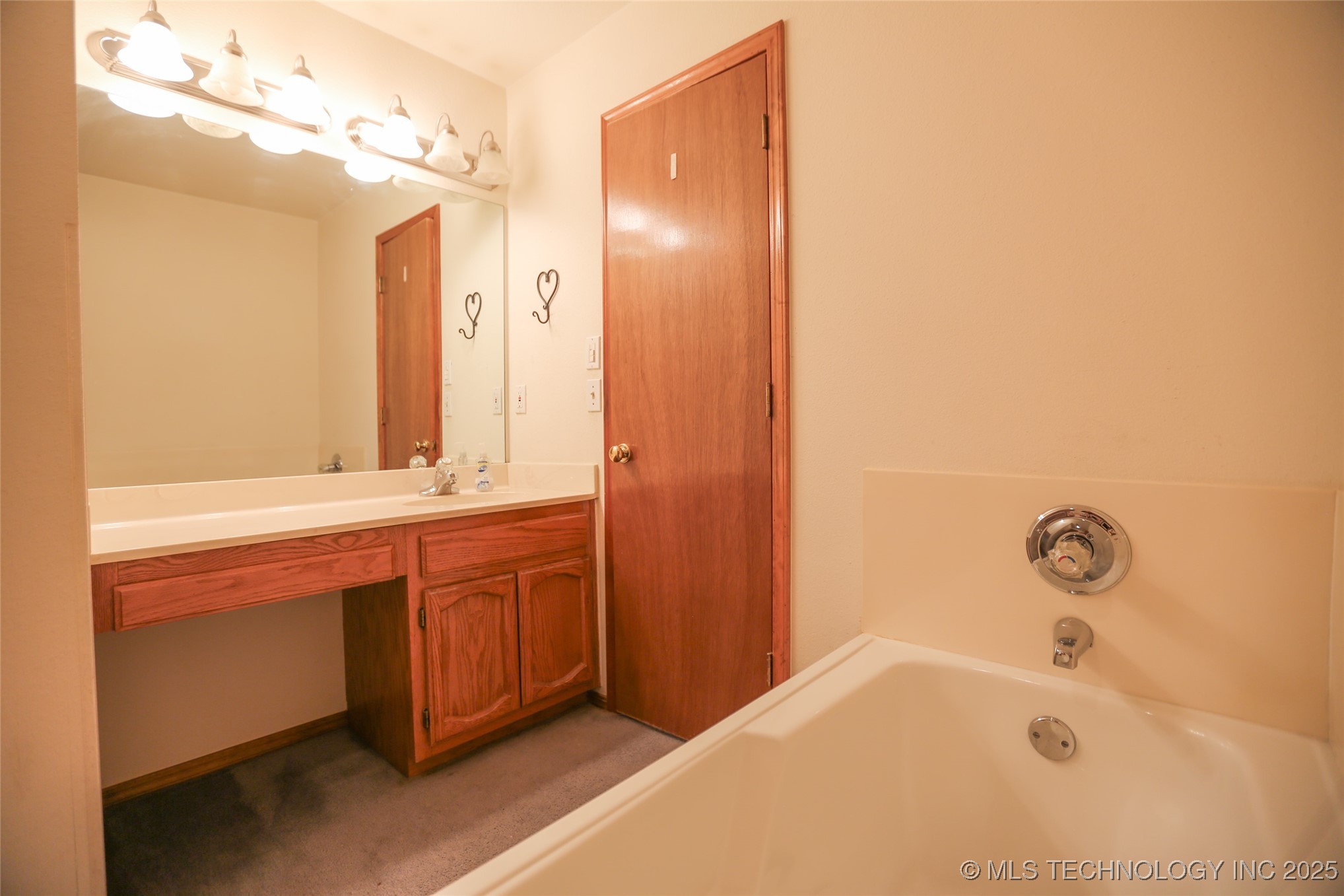 104 E Laredo Place