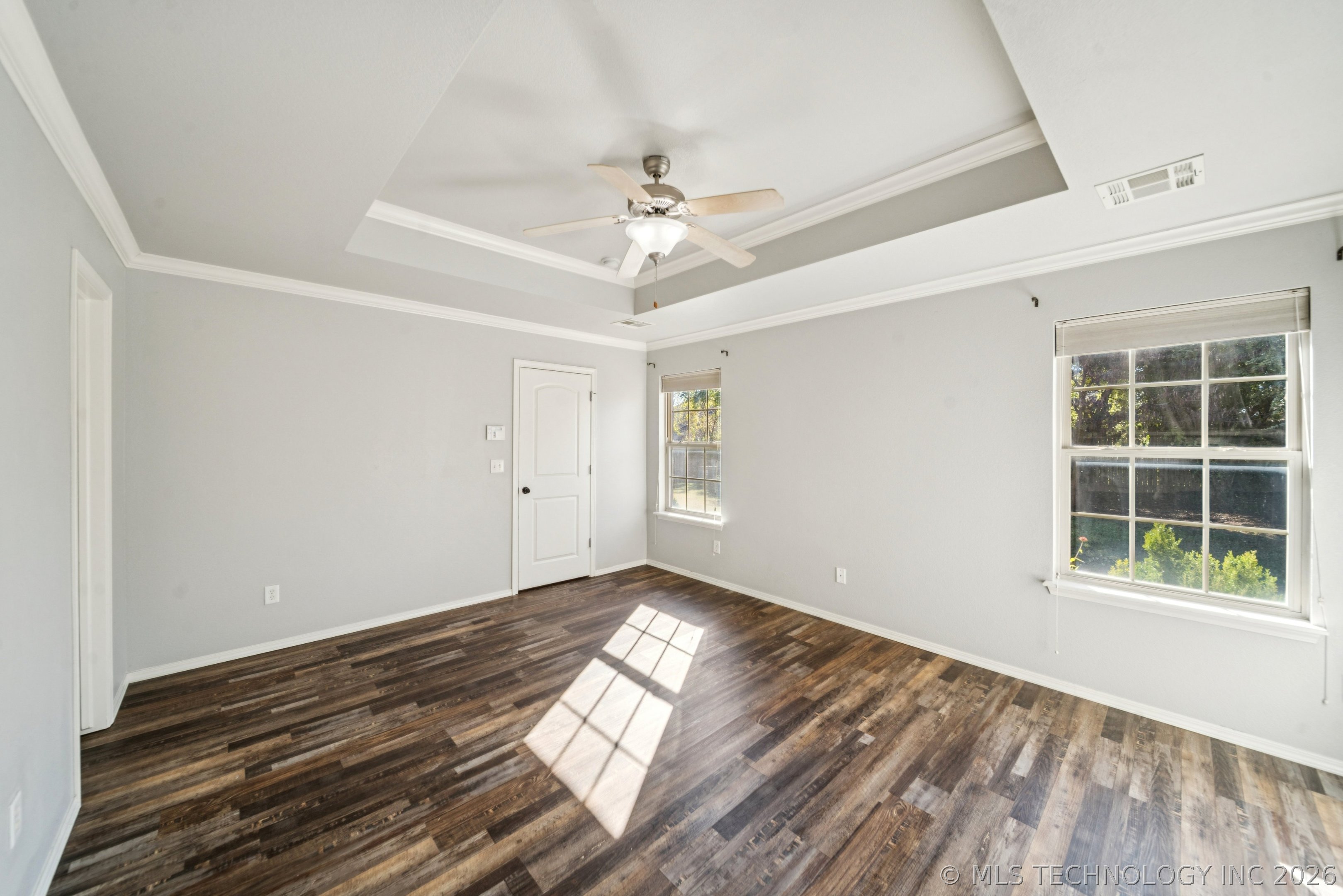 2401 W Pensacola Street