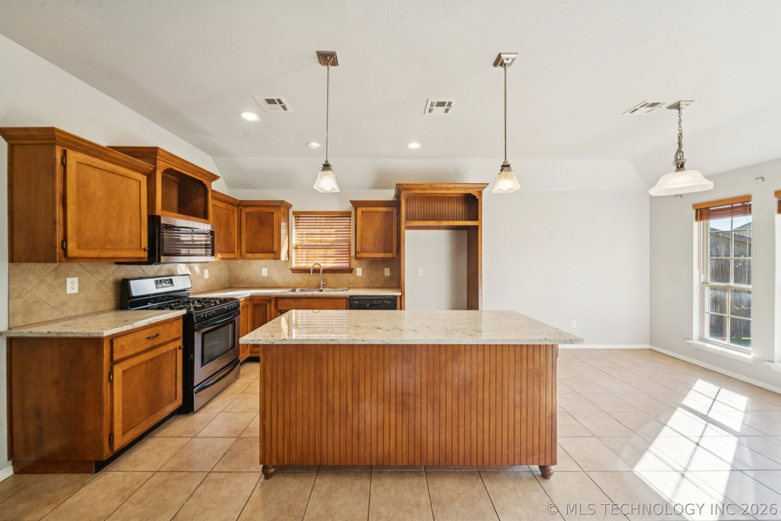 2401 W Pensacola Street