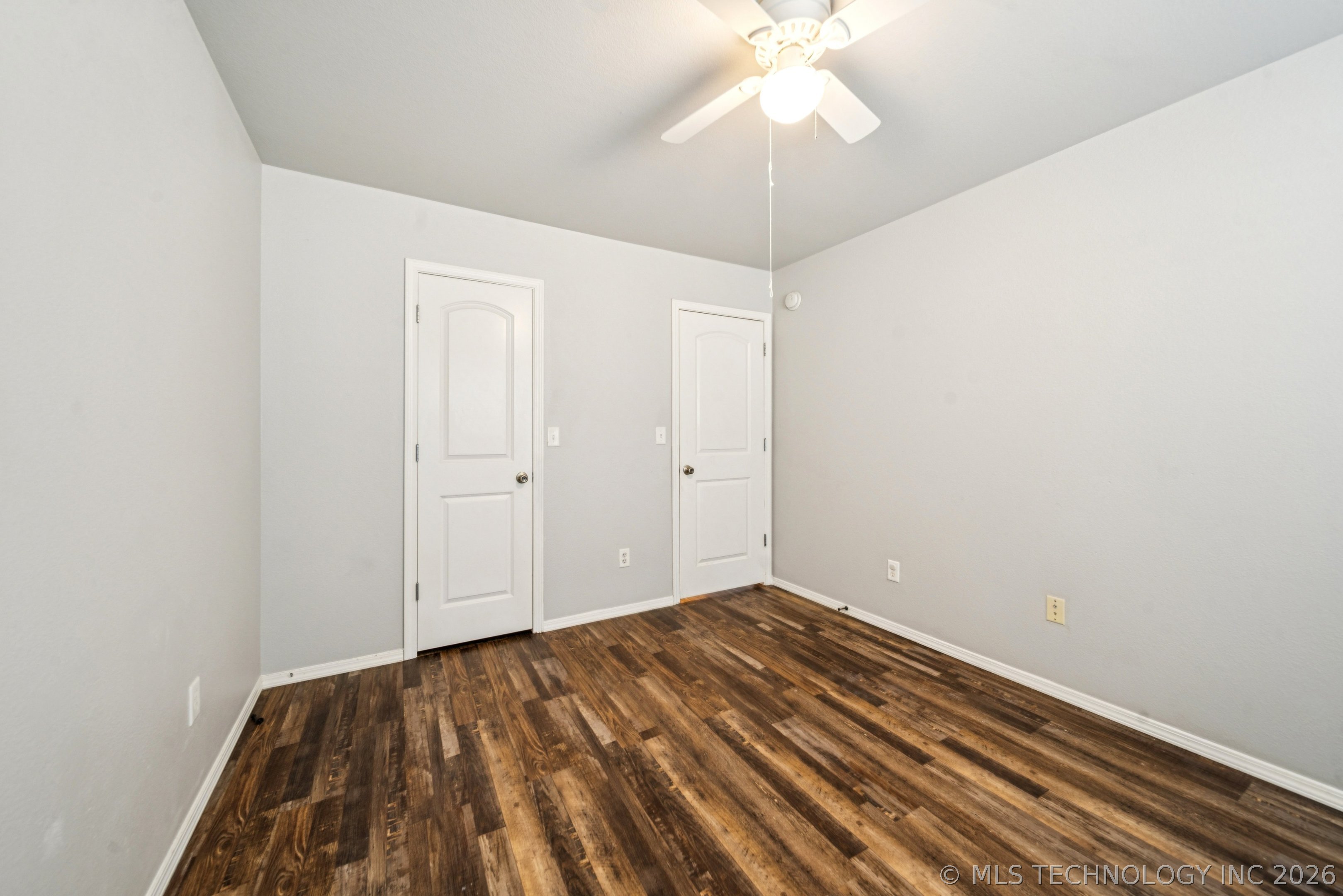 2401 W Pensacola Street