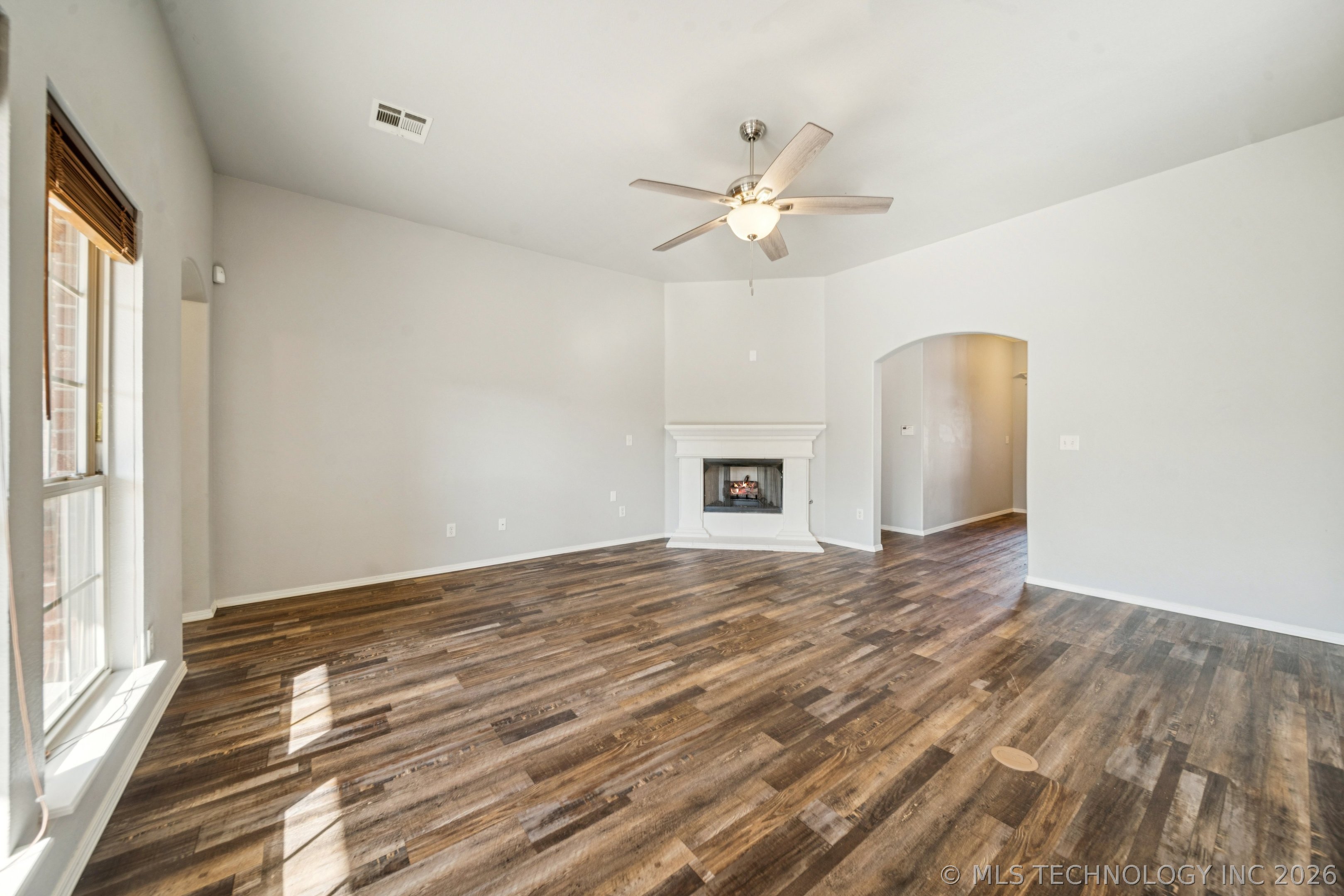 2401 W Pensacola Street