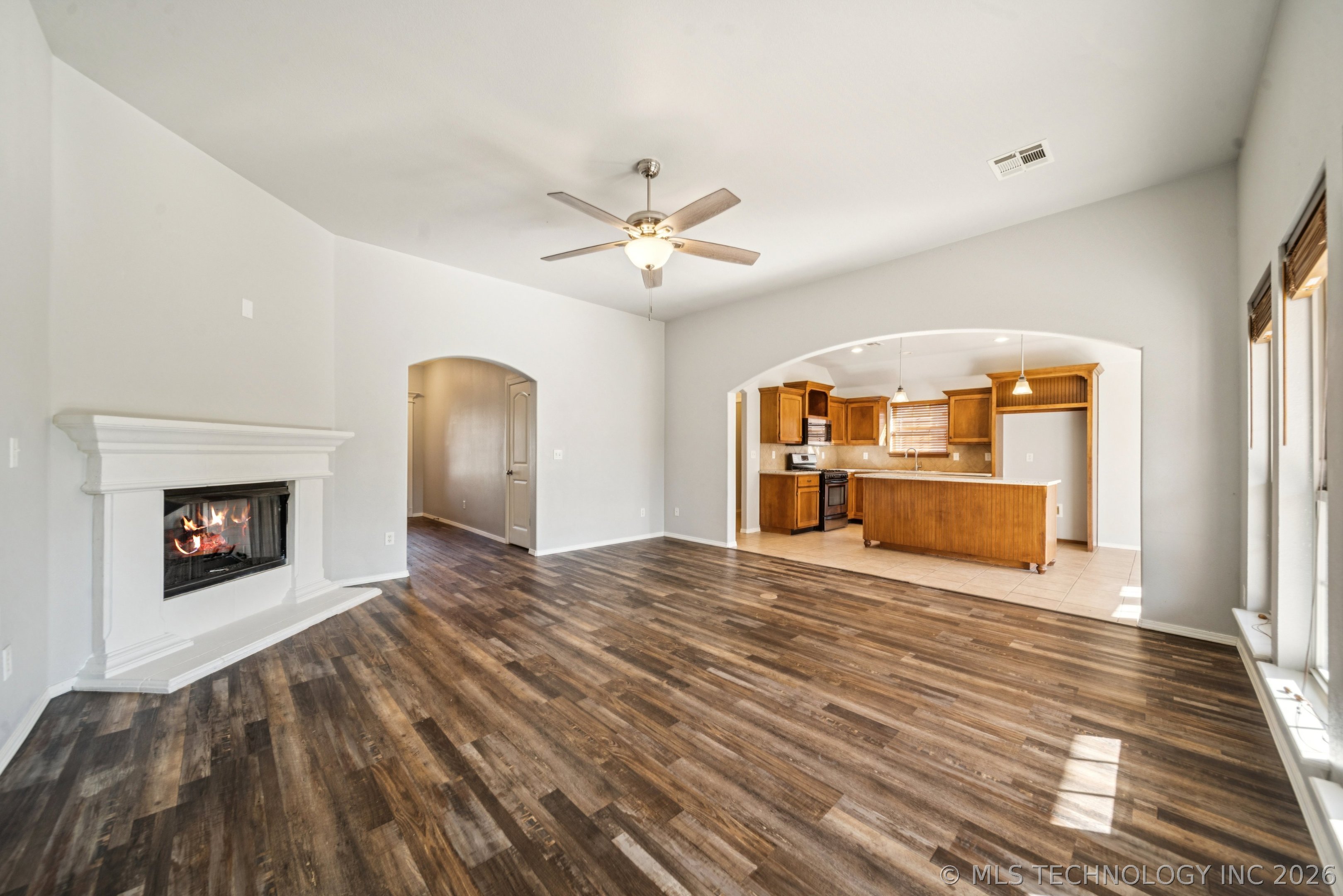 2401 W Pensacola Street