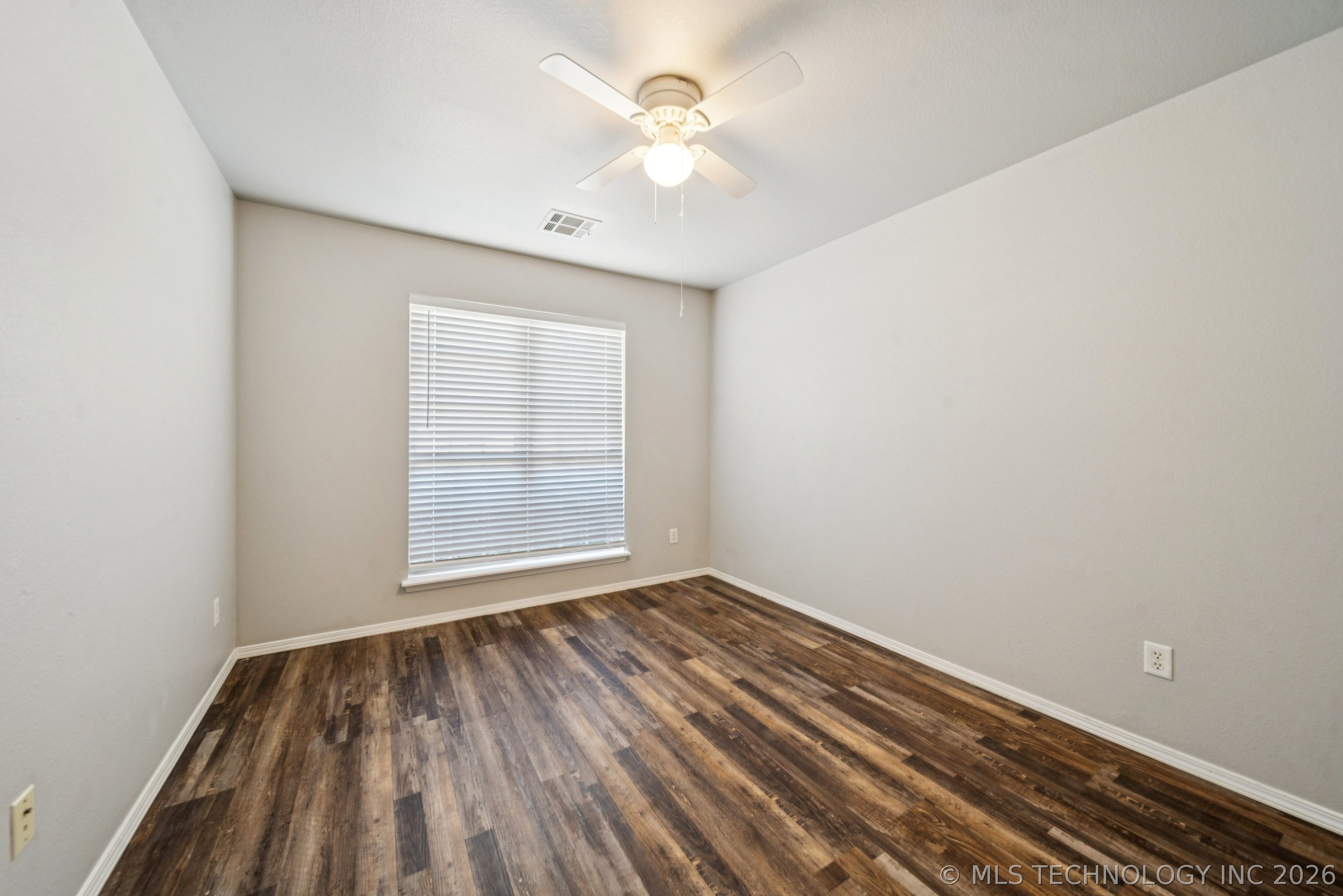 2401 W Pensacola Street