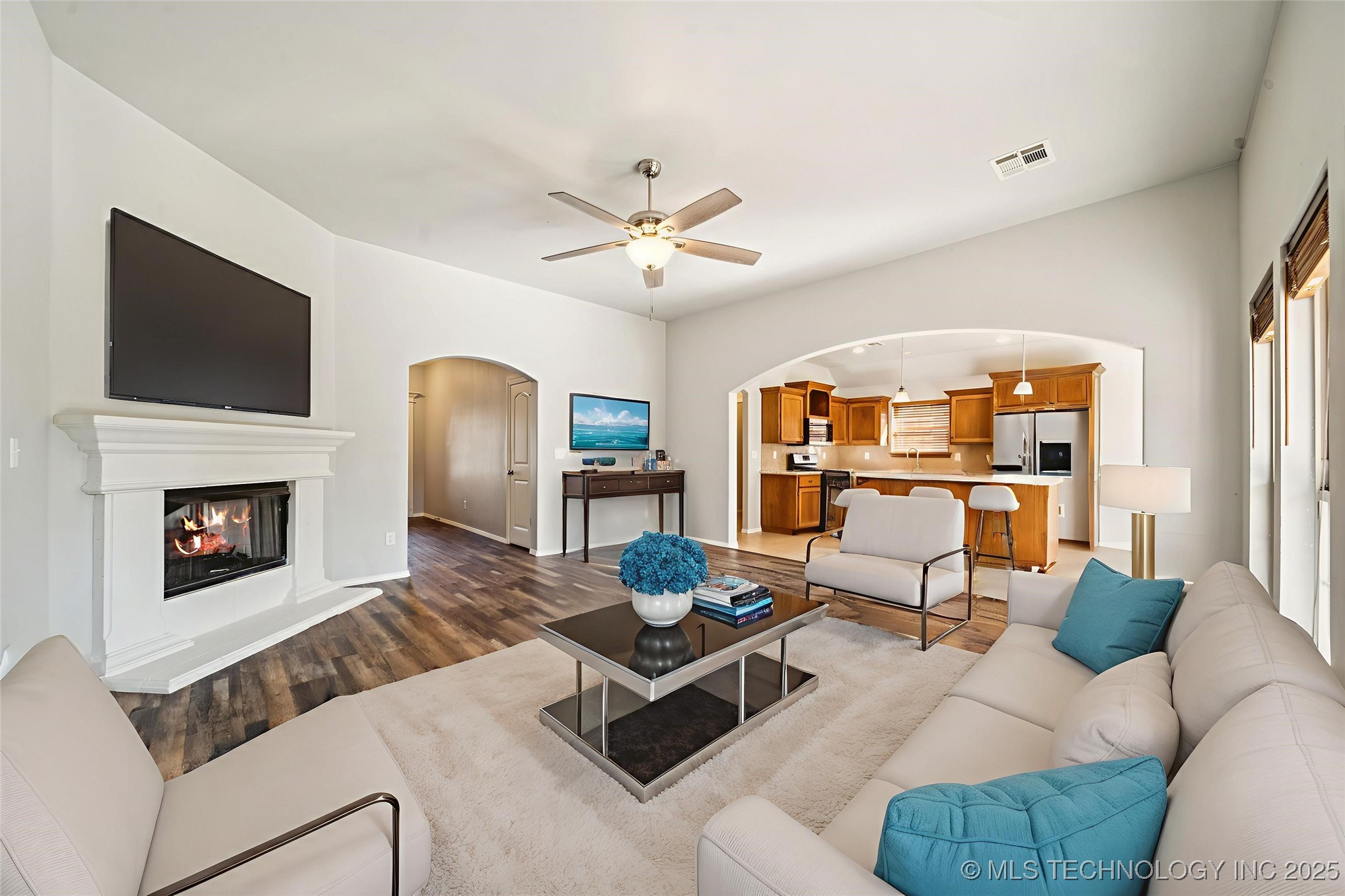 2401 W Pensacola Street
