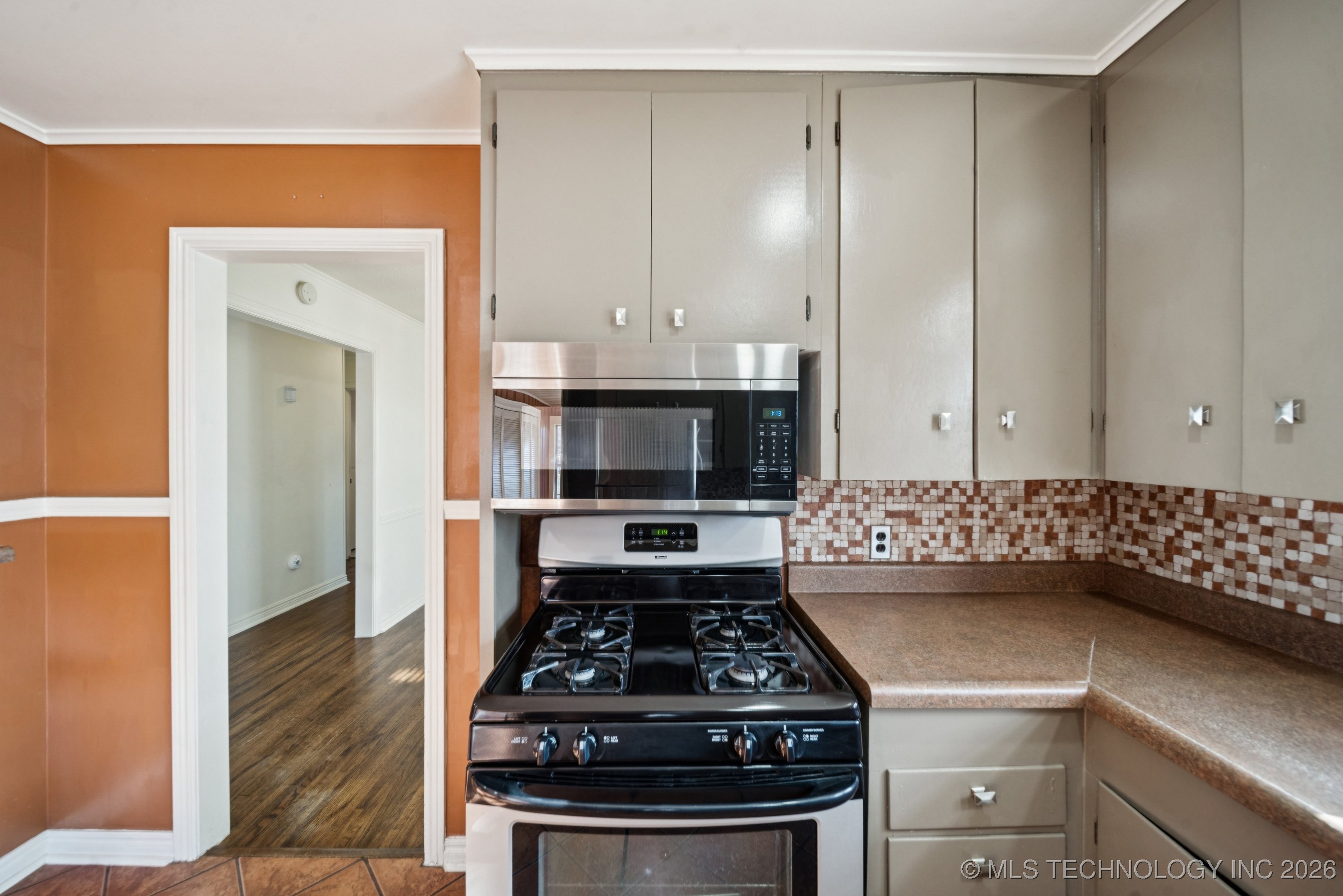 1404 E 49th Street