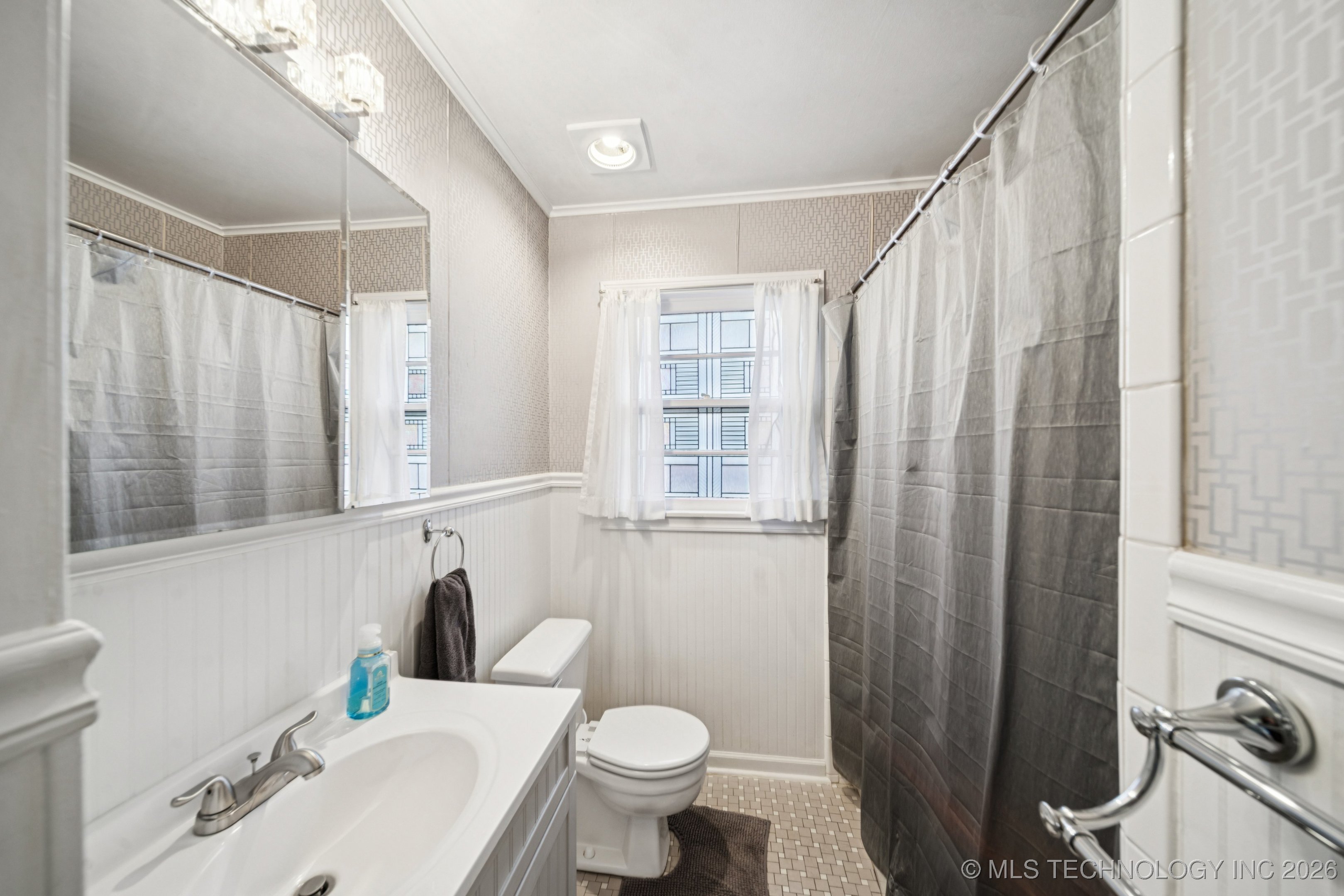 1404 E 49th Street