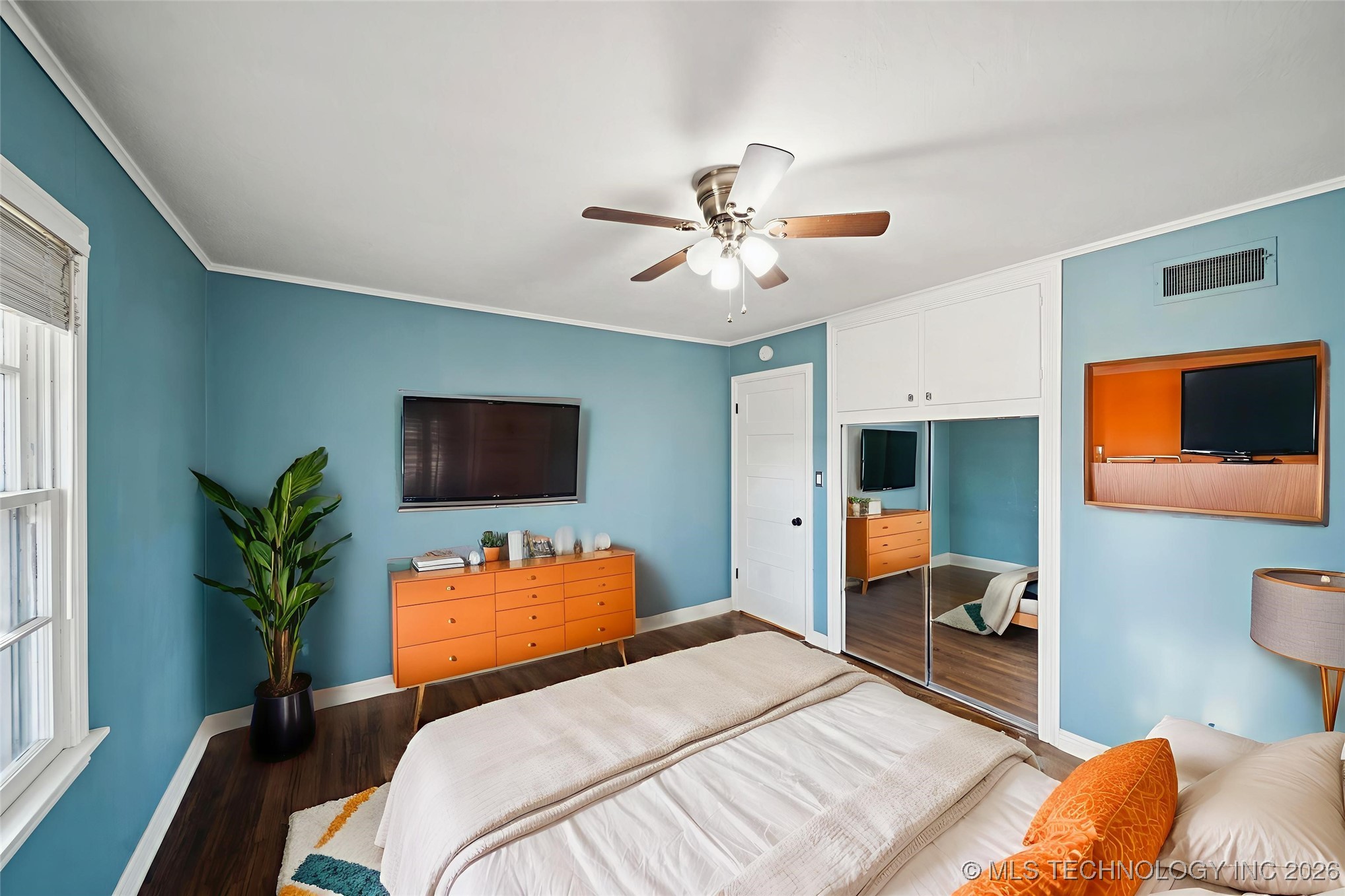 1404 E 49th Street