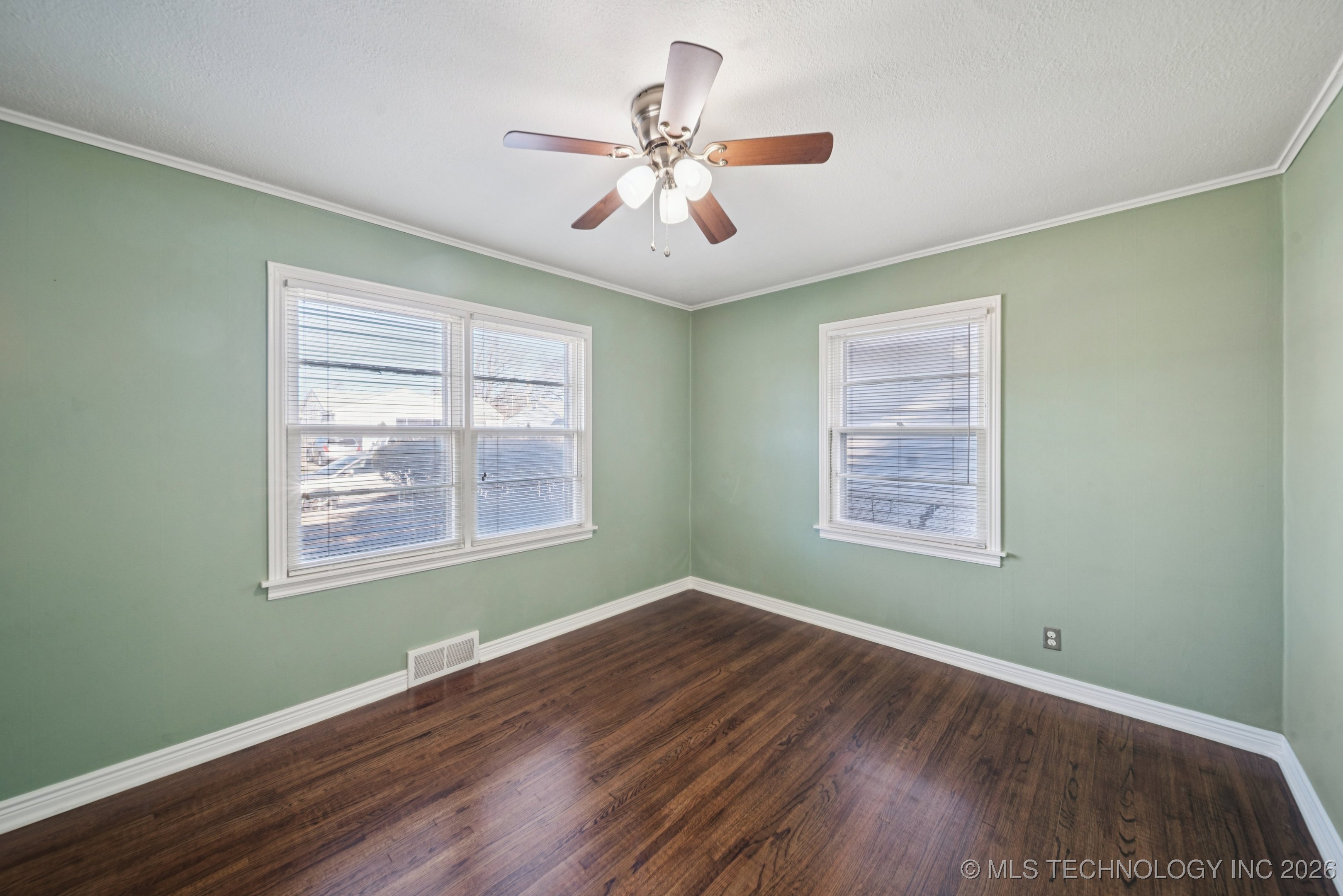 1404 E 49th Street