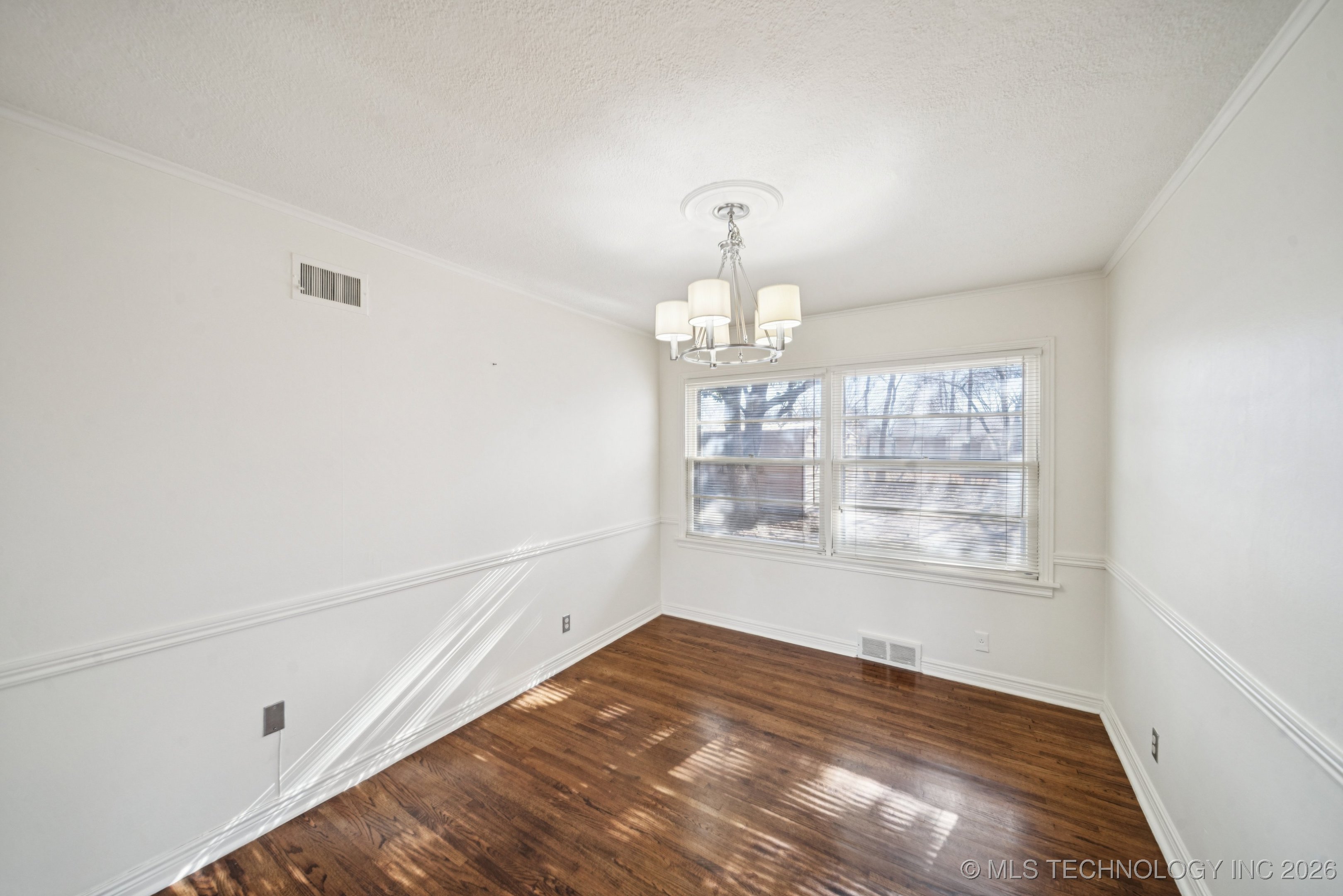 1404 E 49th Street