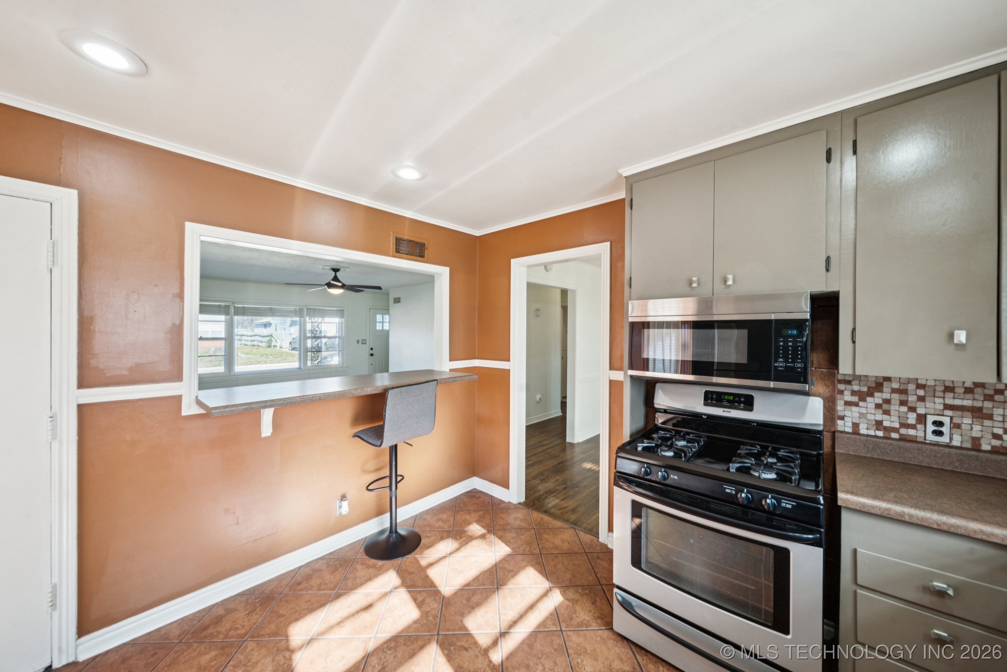1404 E 49th Street