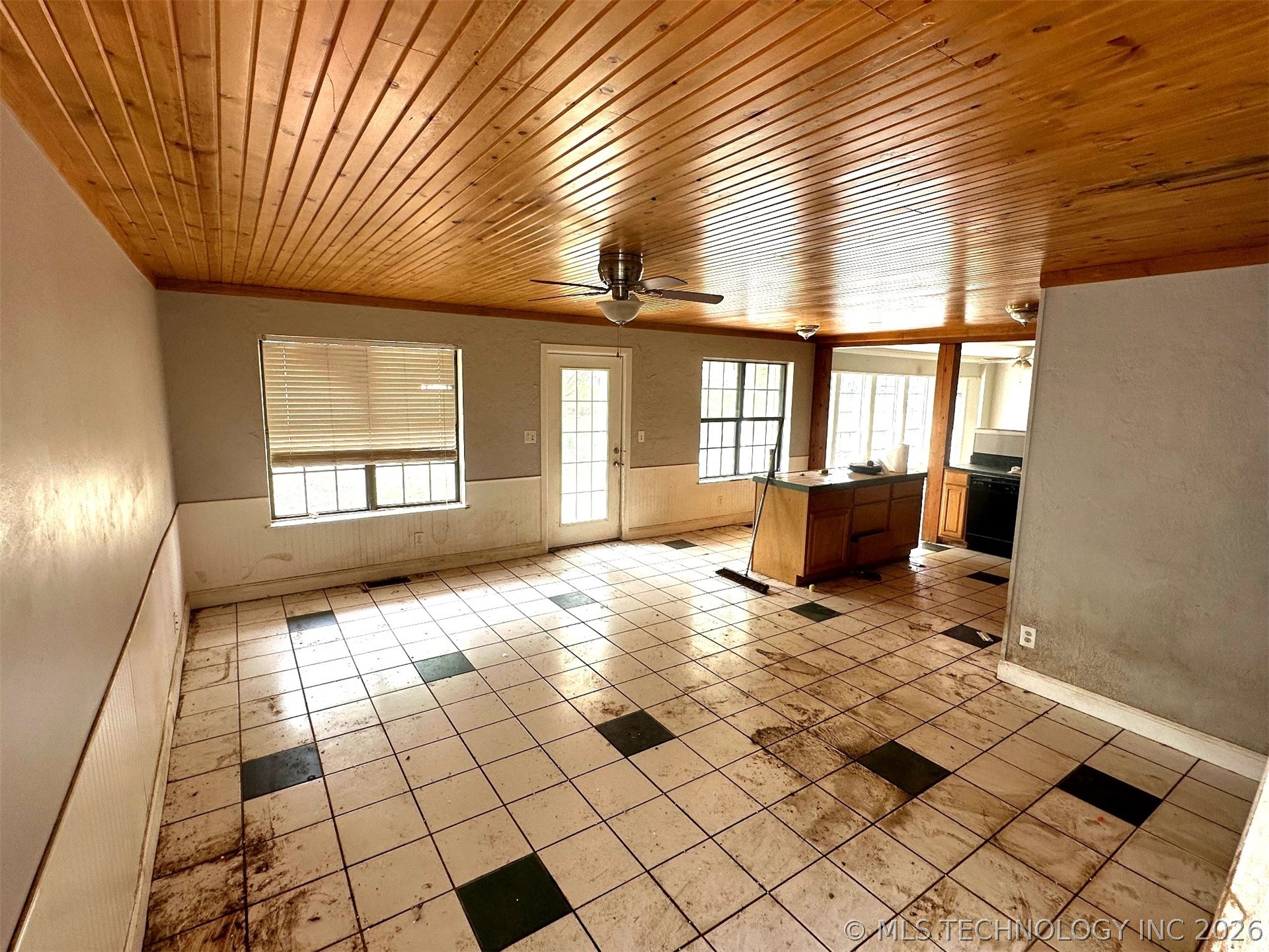 1406 W 13th Street S