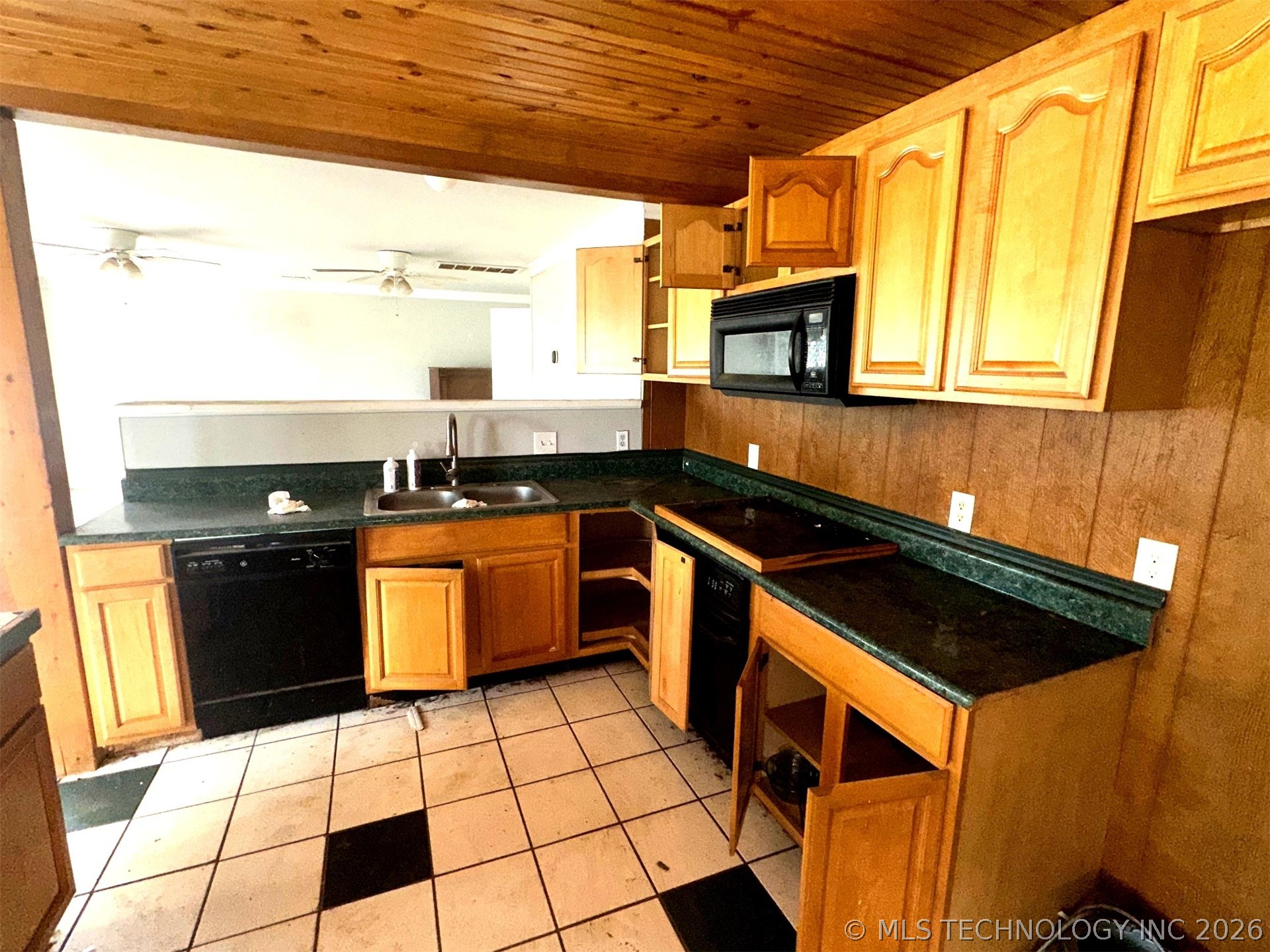 1406 W 13th Street S