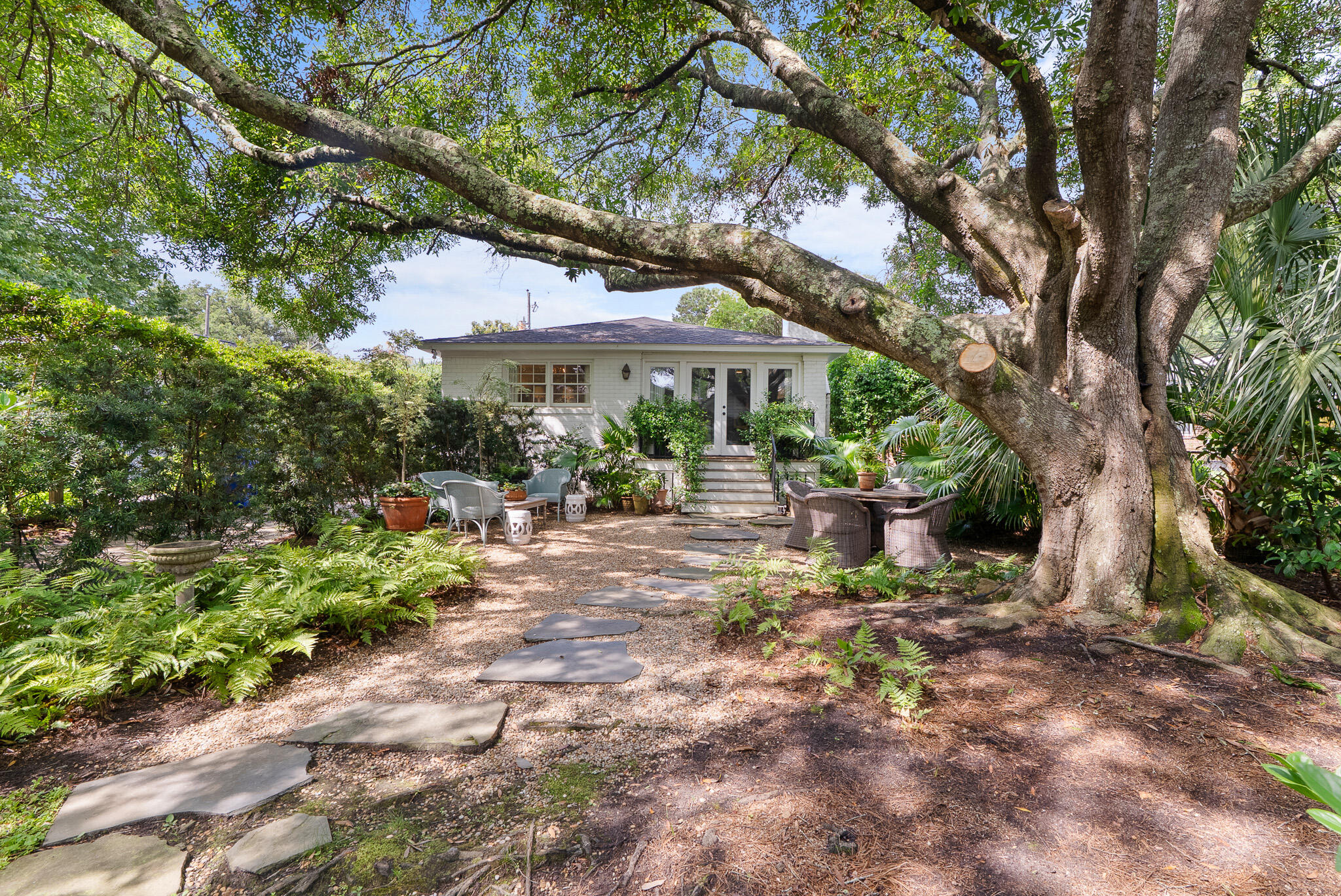 708 Pitt Street