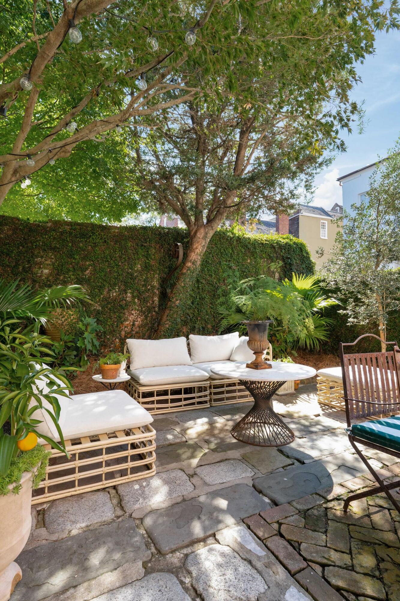 11 Saint Michaels Alley