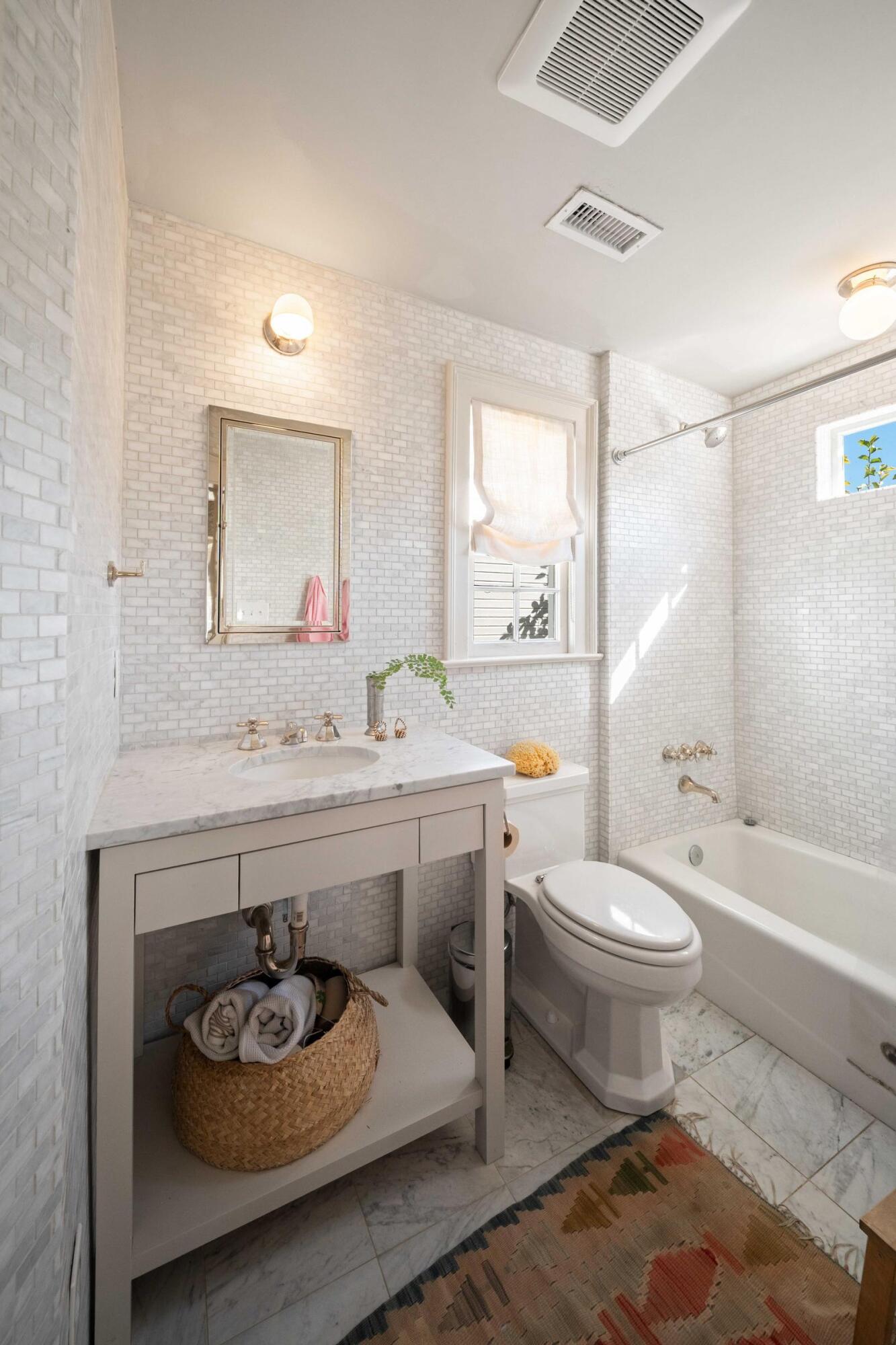 11 Saint Michaels Alley