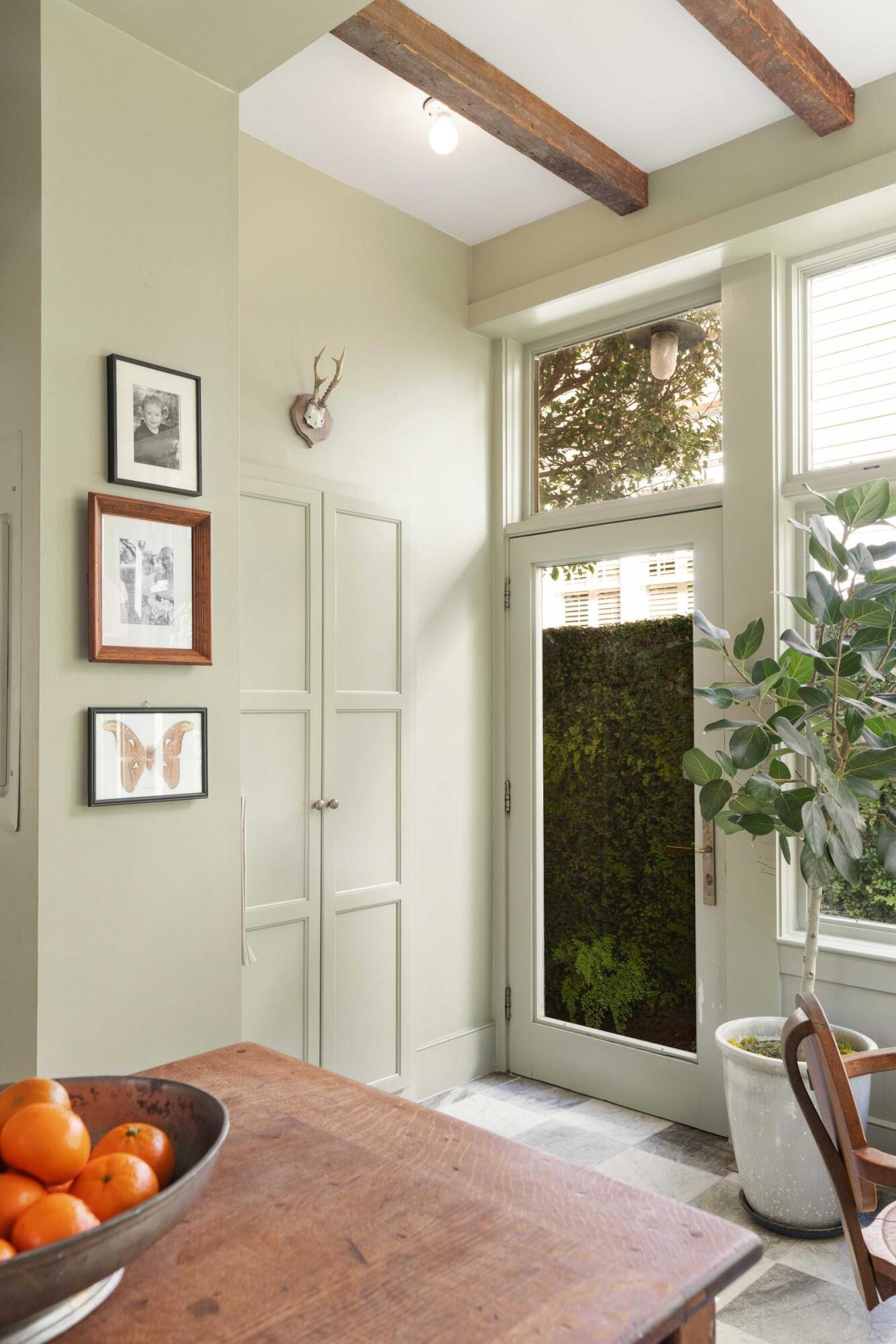 11 Saint Michaels Alley