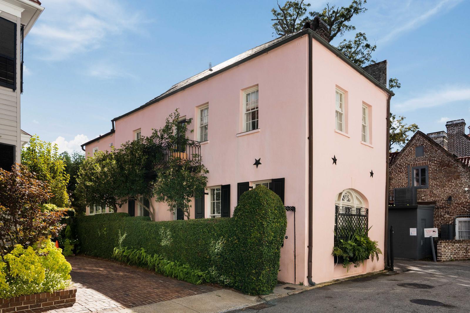 11 Saint Michaels Alley