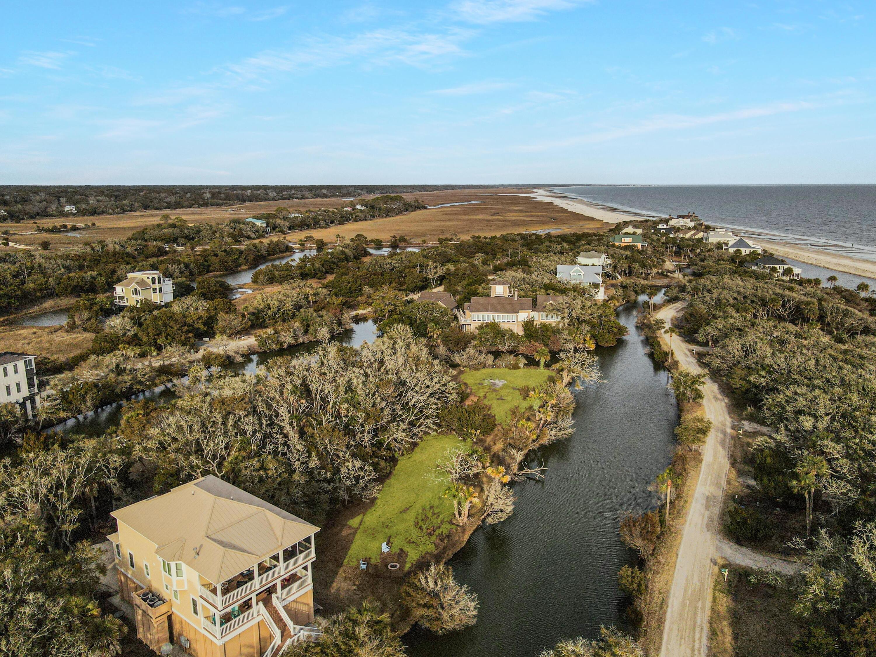 28 Sharks Tooth Circle