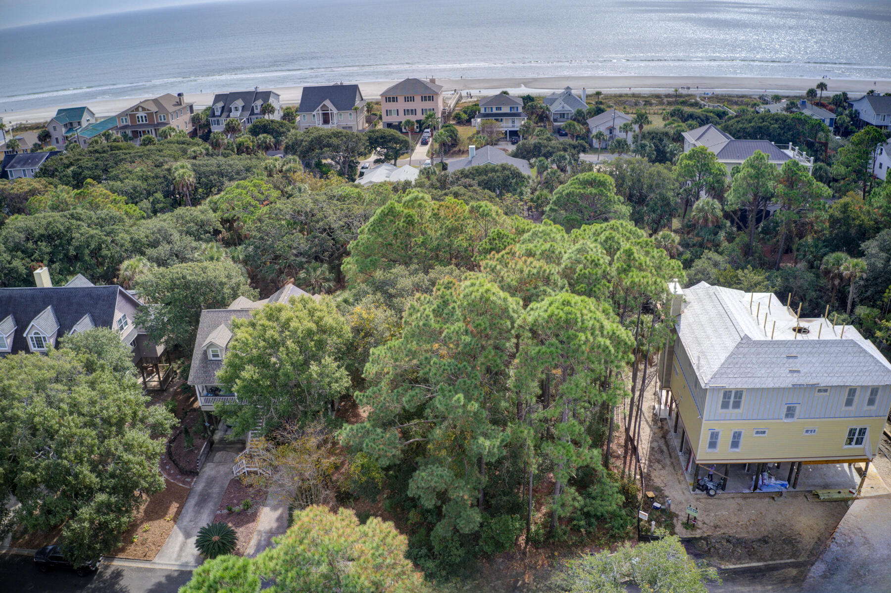 615 W Beach Court